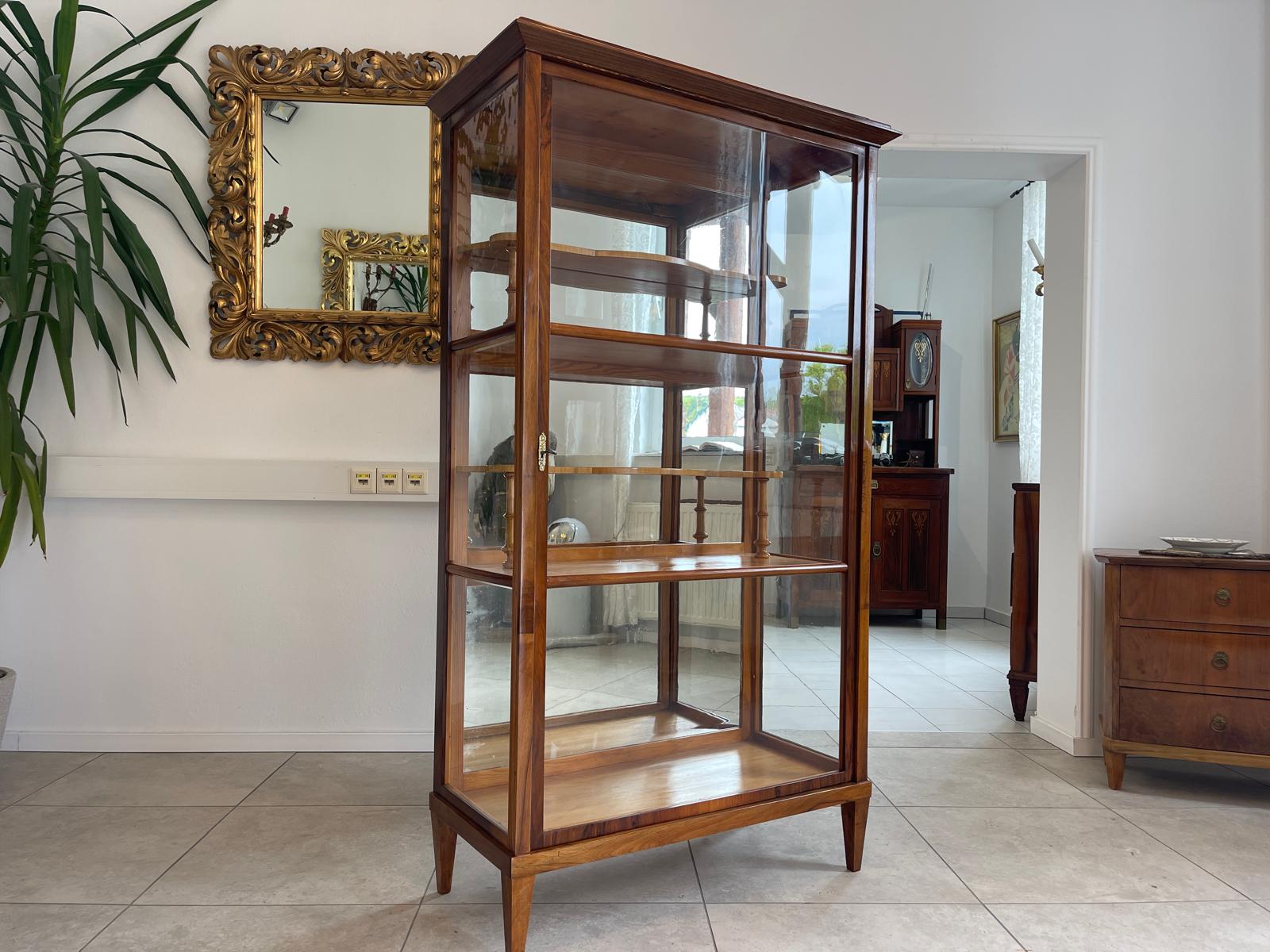 Biedermeier Vitrine Bücherschrank Nussholz Antiquität G1316