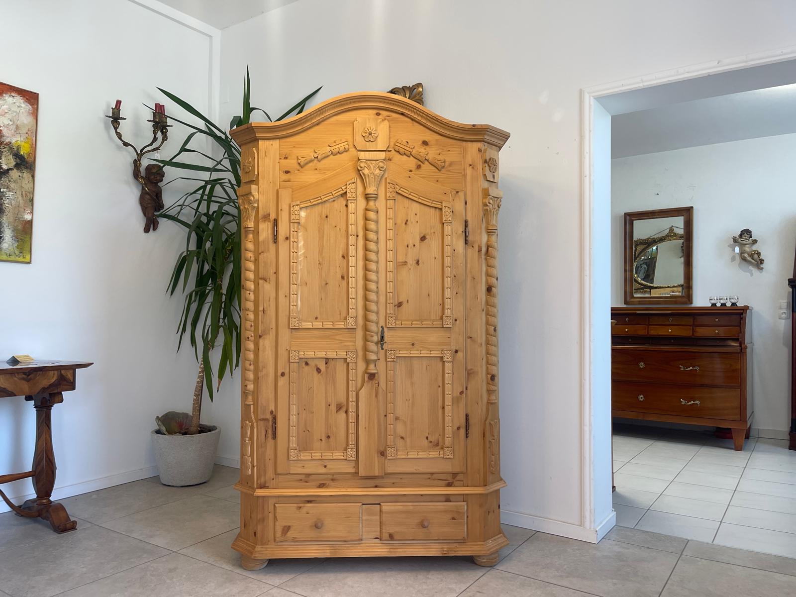 Bäuerlicher Schrank Bauernschrank Landhausschrank Barockstil Bauernkasten G1708