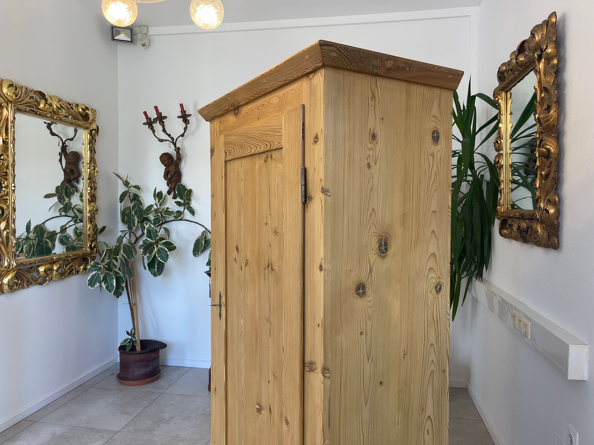 aed977c6-f4d3-48b4-8369-7b89bb4ddb8e Steirischer Bauernschrank Jugendstil Schrank A4875