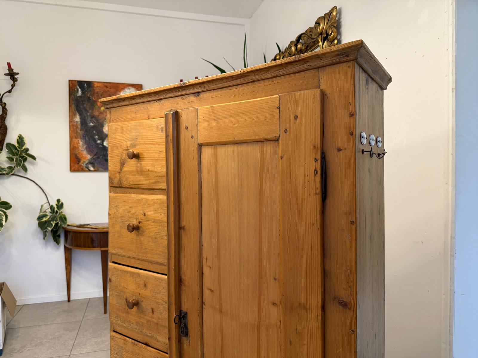 Uriger Biedermeier Brotschrank Almerschrank Speiskasten Bauernkasten G2328