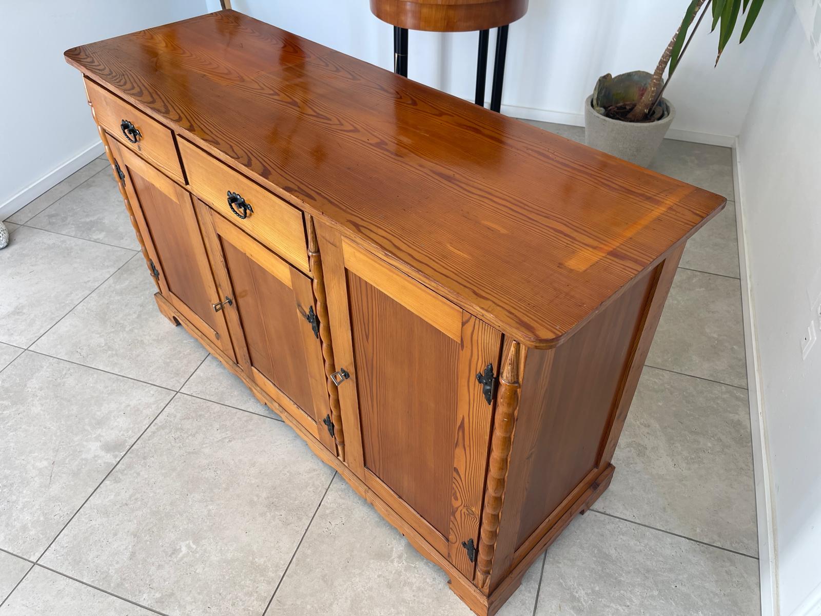 Bäuerliche Anrichte Kommode Sideboard Bauerschrank G1281