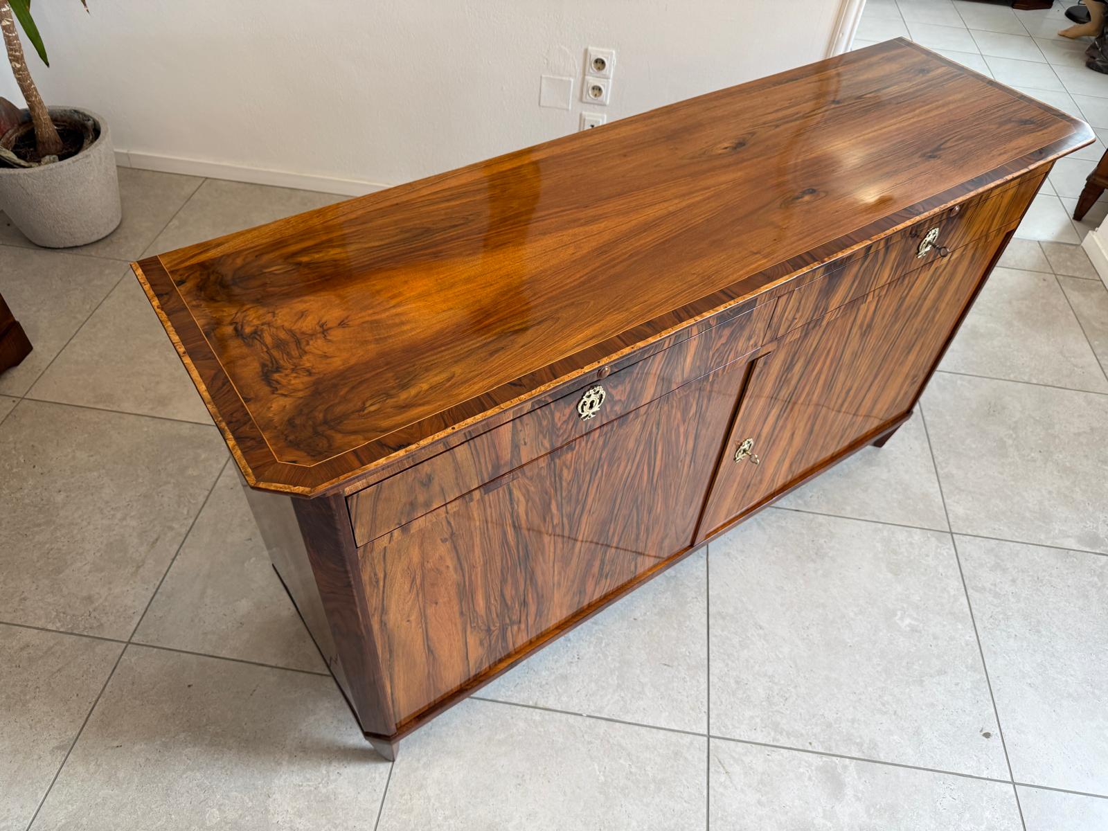 Restaurierte Biedermeier Anrichte Sideboard Antiquität Nussholz G1836-1