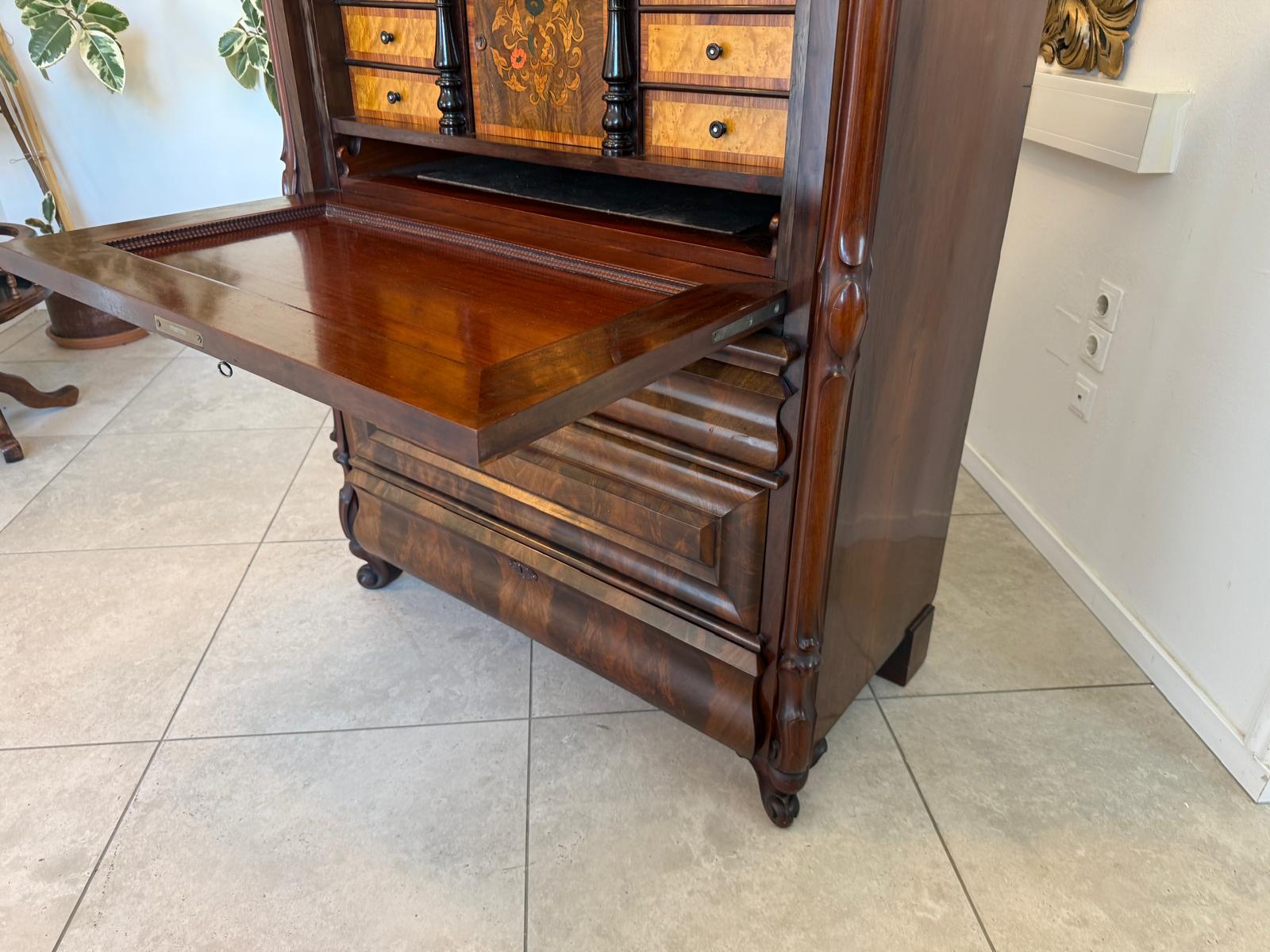 Sale Restaurierter Biedermeier Sekretär Schreibpult Nussholz D2905