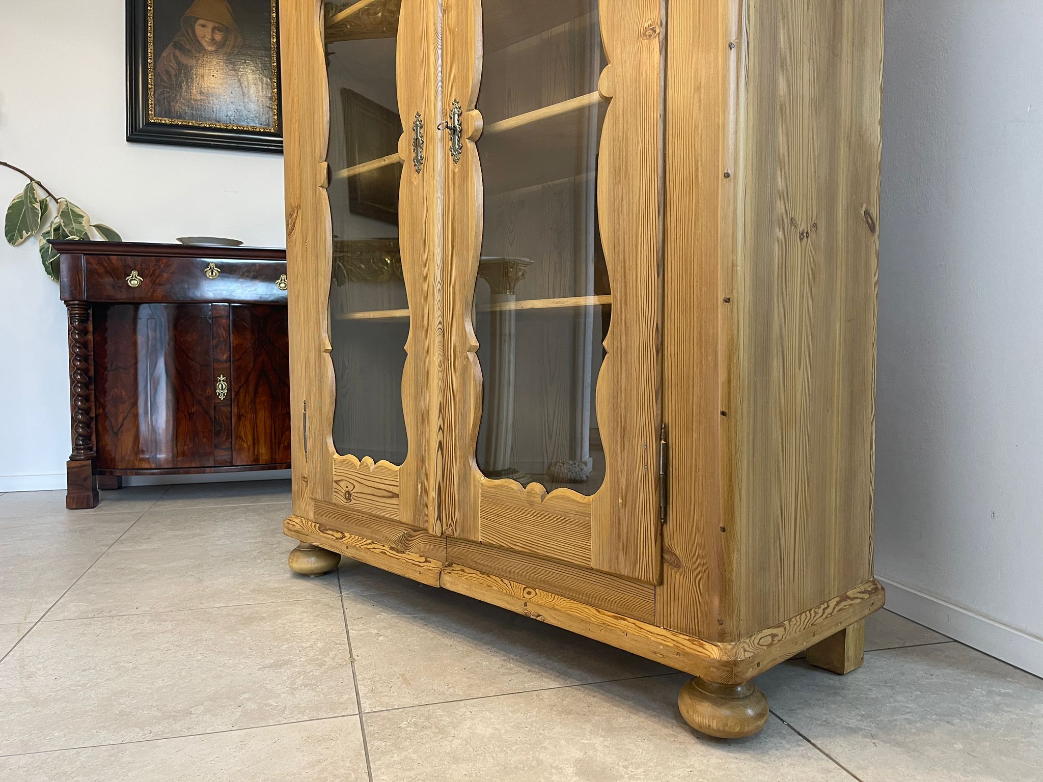 36f351e8-168b-41a1-a6f6-2b22e5e567ae Bauernschrank Bäuerliche Vitrine Bauernvitrine Bücherschrank A5027