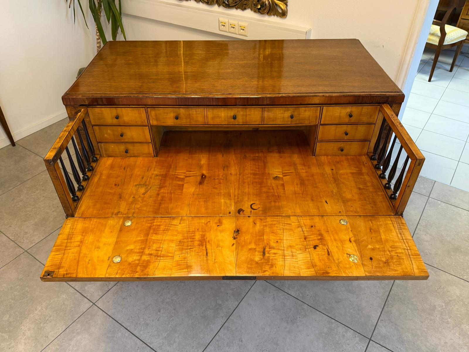Restaurierte Biedermeier Schreibkommode Nussholz Antiquität G2254