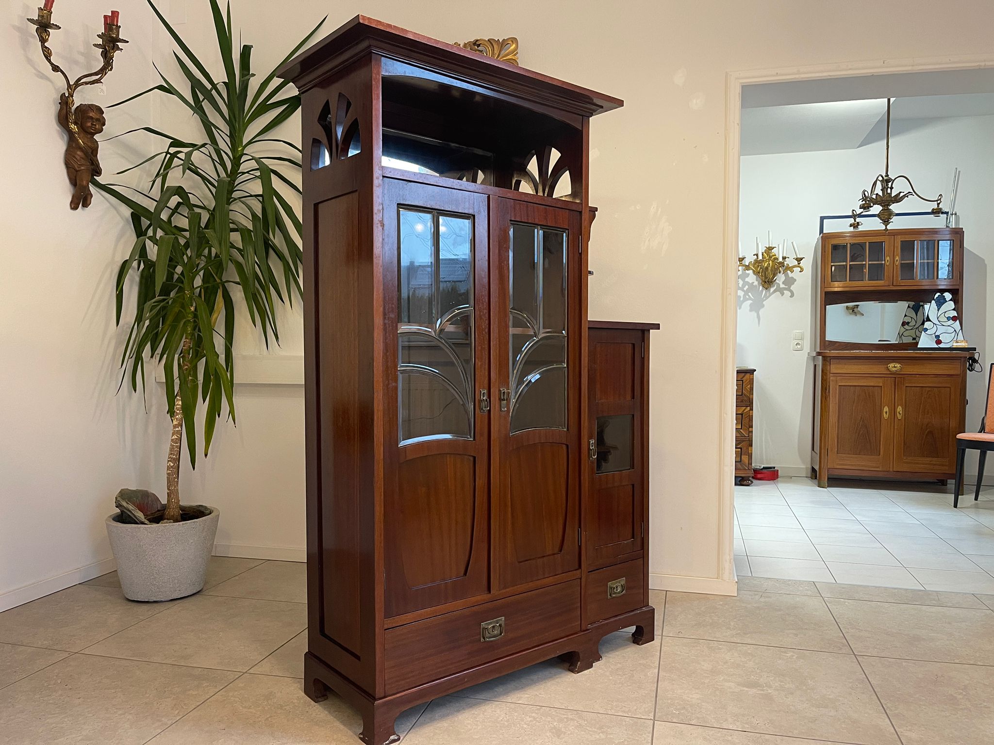 96e14f6c-bfef-4242-aaaa-b154b329bf18 Traum Jugendstil Bücherschrank Vitrine A5124