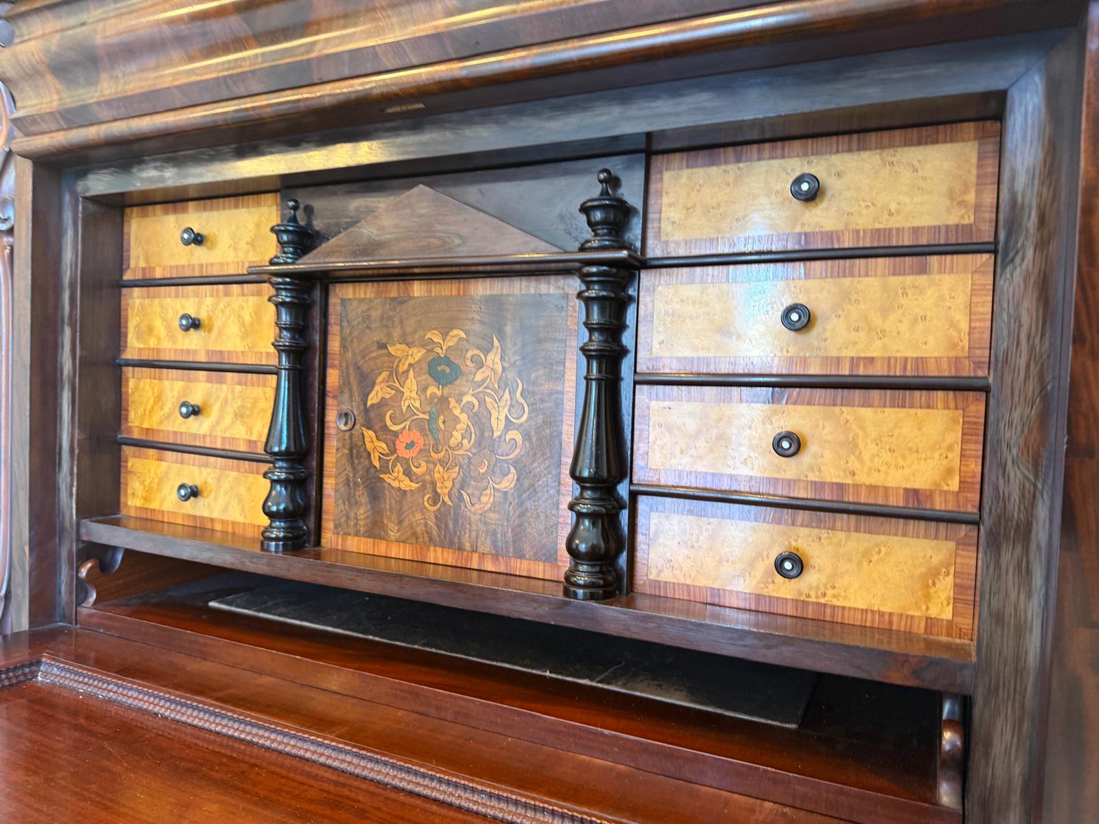 Sale Restaurierter Biedermeier Sekretär Schreibpult Nussholz D2905