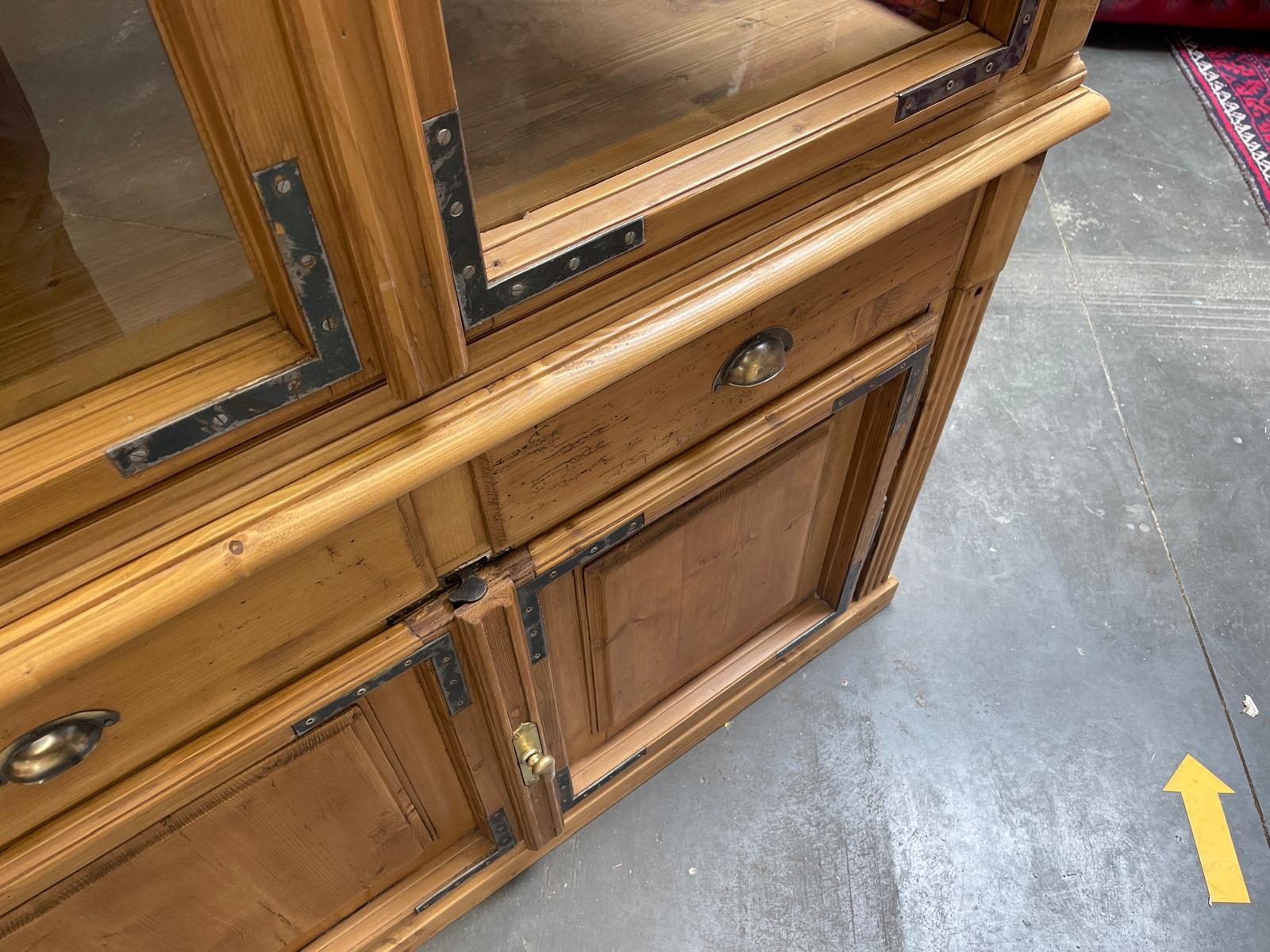 Antiker Bäuerlicher Bücherschrank Große französische Bibliotheksvitrine Glasschrank G1367