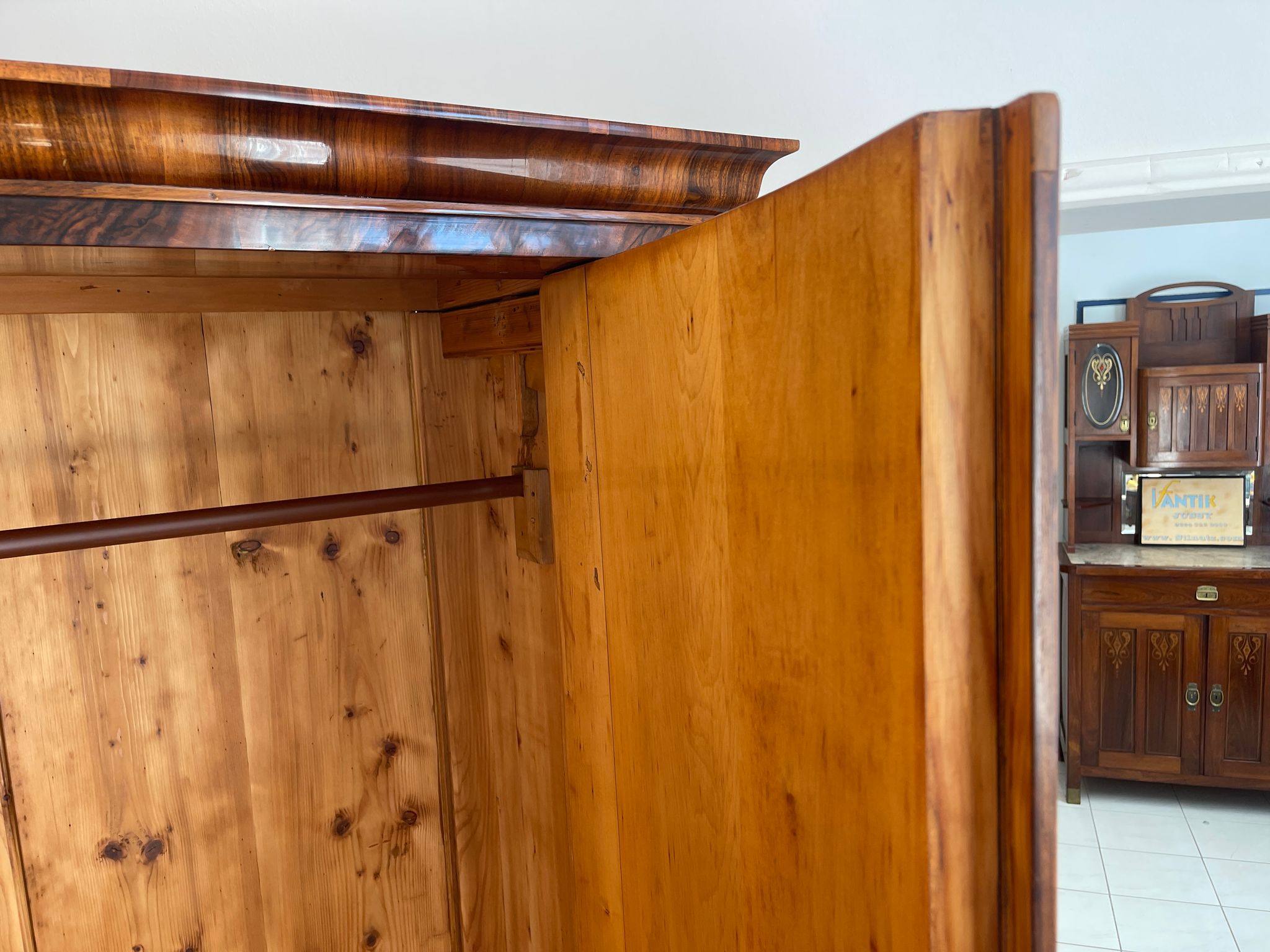 SALE Traum Empire Schrank Säulenschrank Restauriert Antiquität Marketiert G1378
