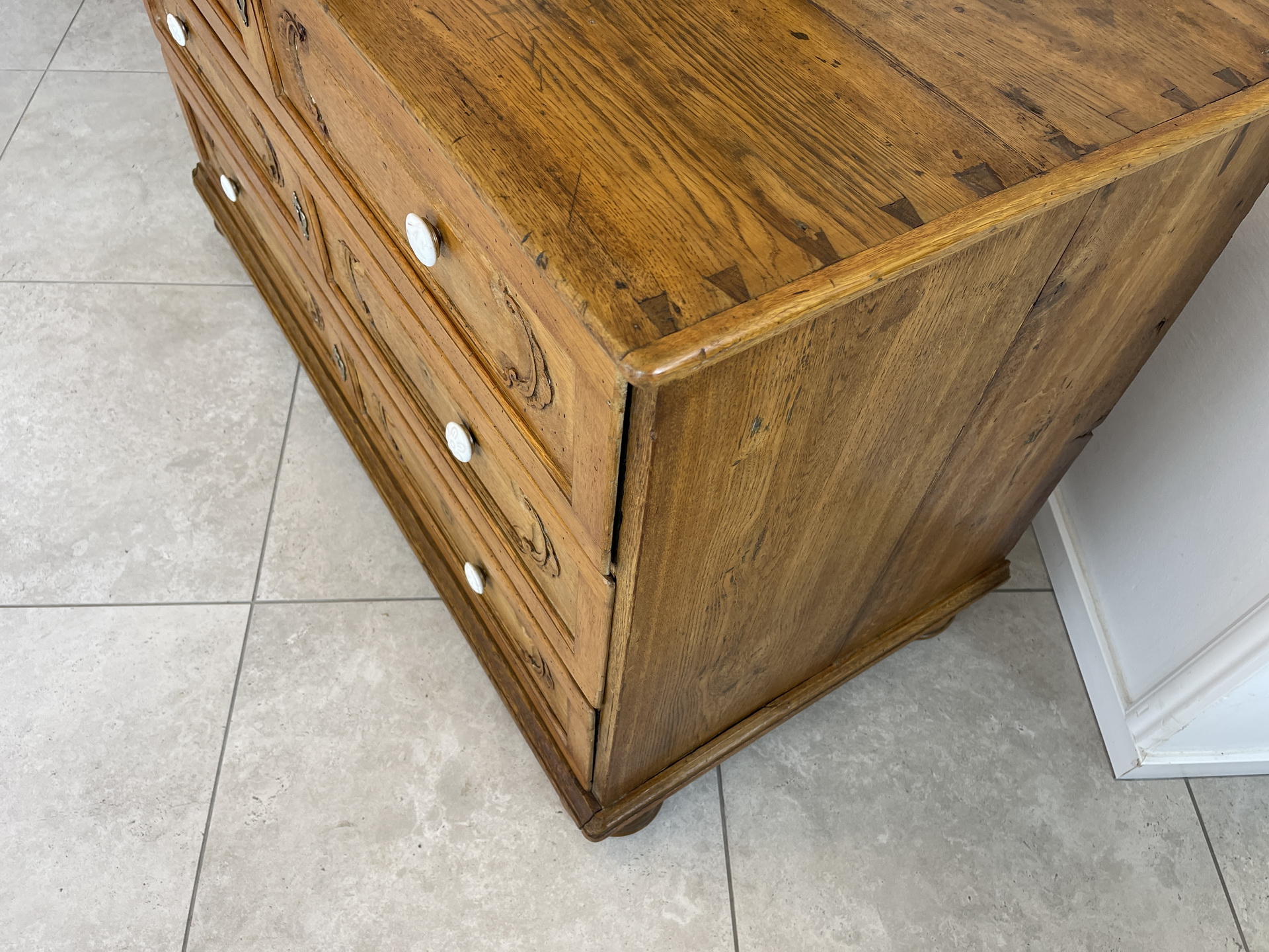 biedermeier_62rihSy4o7XuRTy Barock Kommode Eichenholz Knochenbarock mit Schnitzarbeit A4301