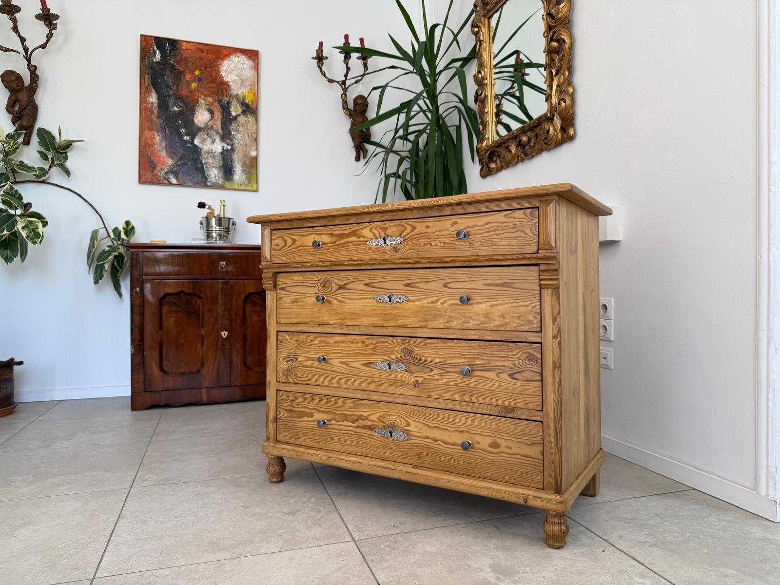 Restaurierte Gründerzeit Kommode 4 Laden Naturholz Weichholz  Bauernmöbel G1844