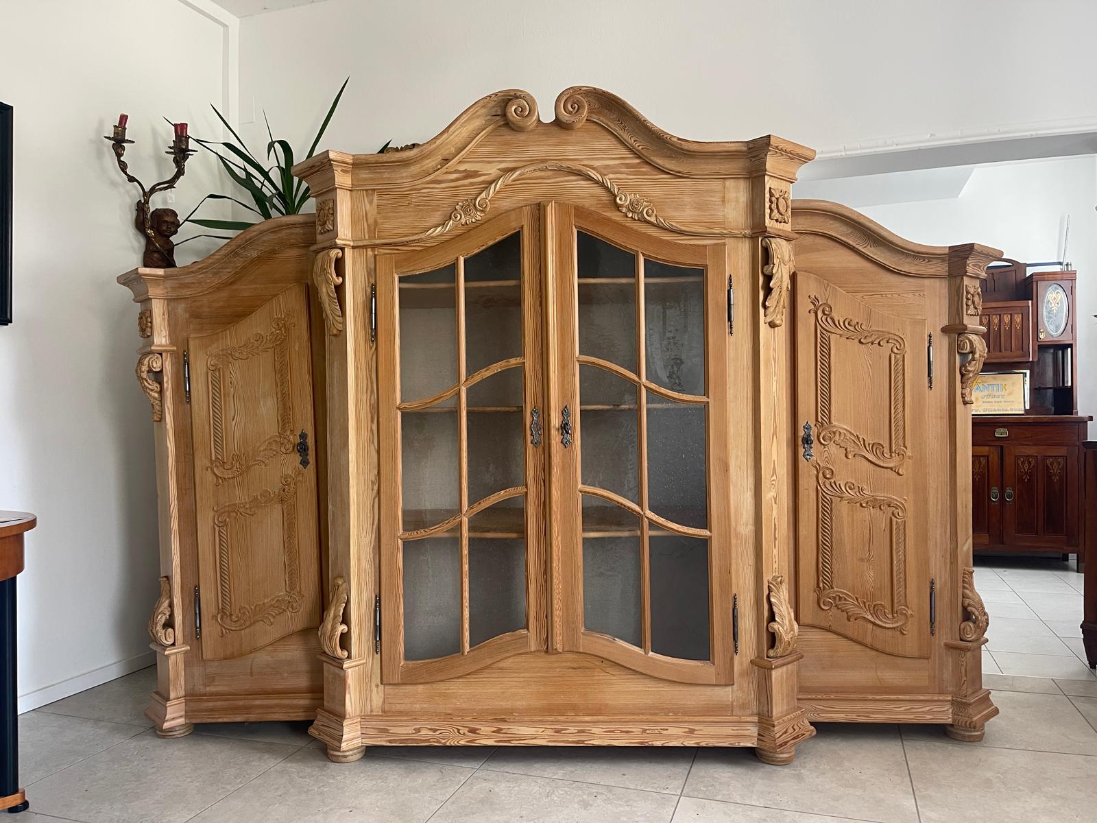 hübscher Bauernschrank Landhausschrank Barockstil Eckschrank G1361