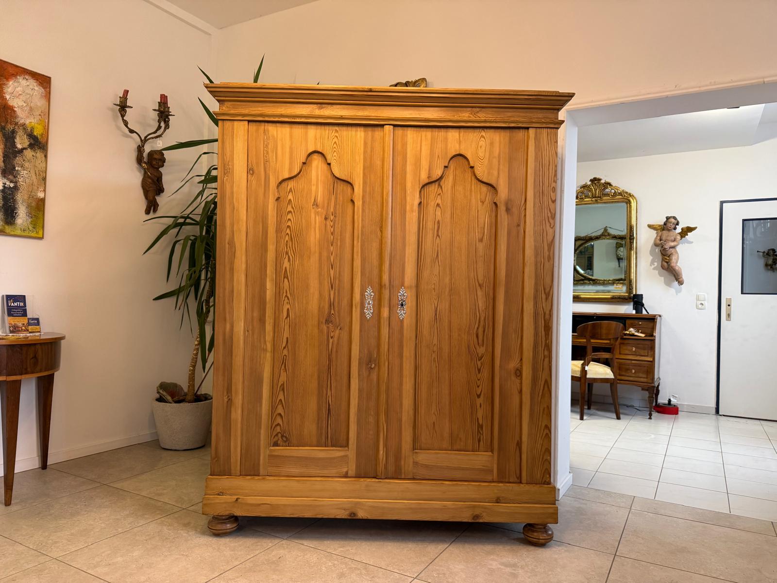 Originaler Bauernschrank Biedermeierschrank Hallenschrank Bauernkasten D1023