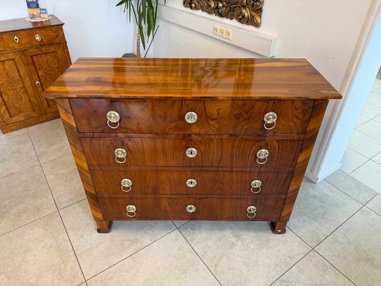 Restaurierte Biedermeier Kommode 4 Ladenkommode Nussholz Antiquität D1197