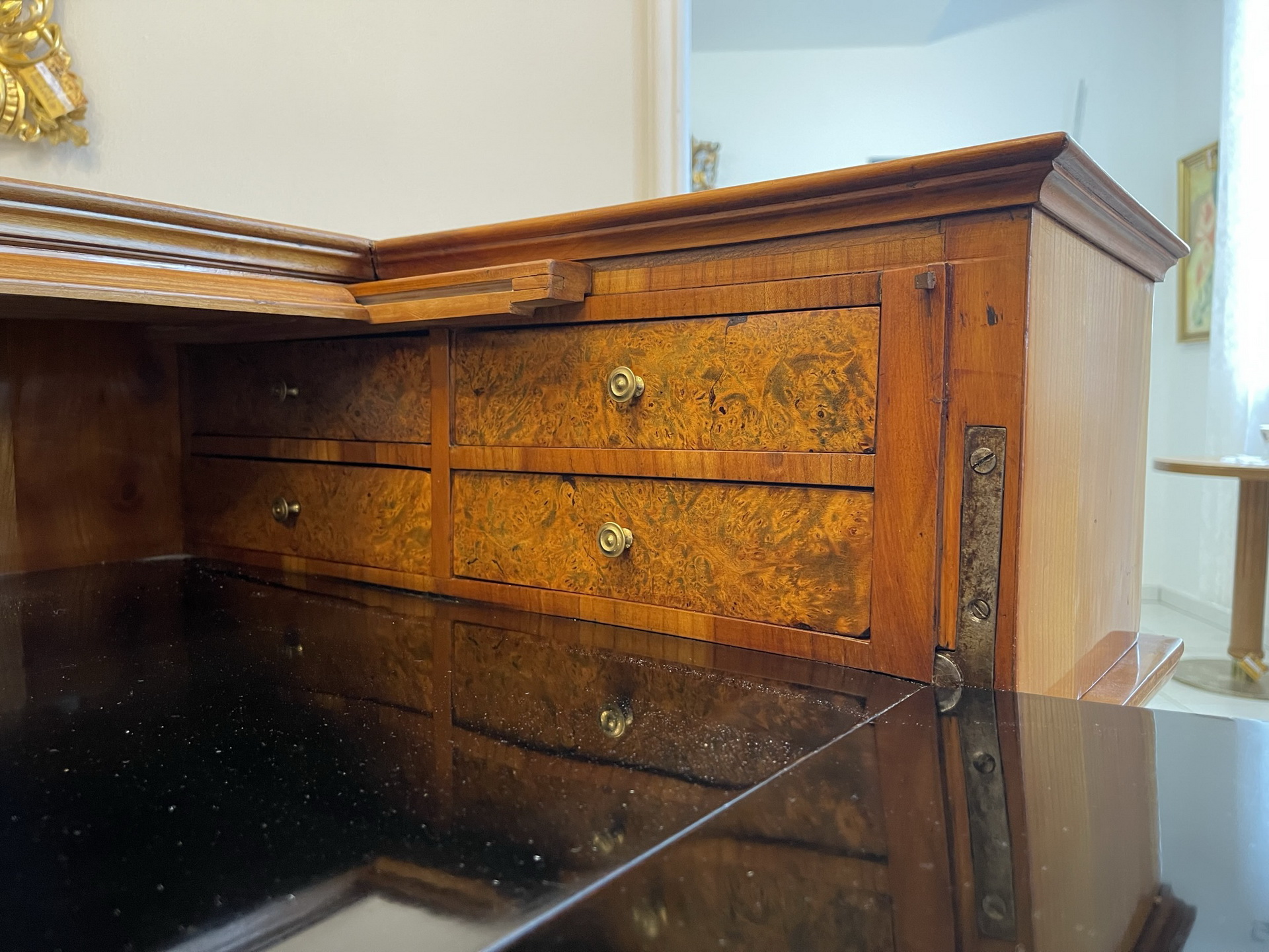 Barock-Biedermeier_17cQm4AW0St6TQe restaurierter Biedermeier Rolladensekretär i2247