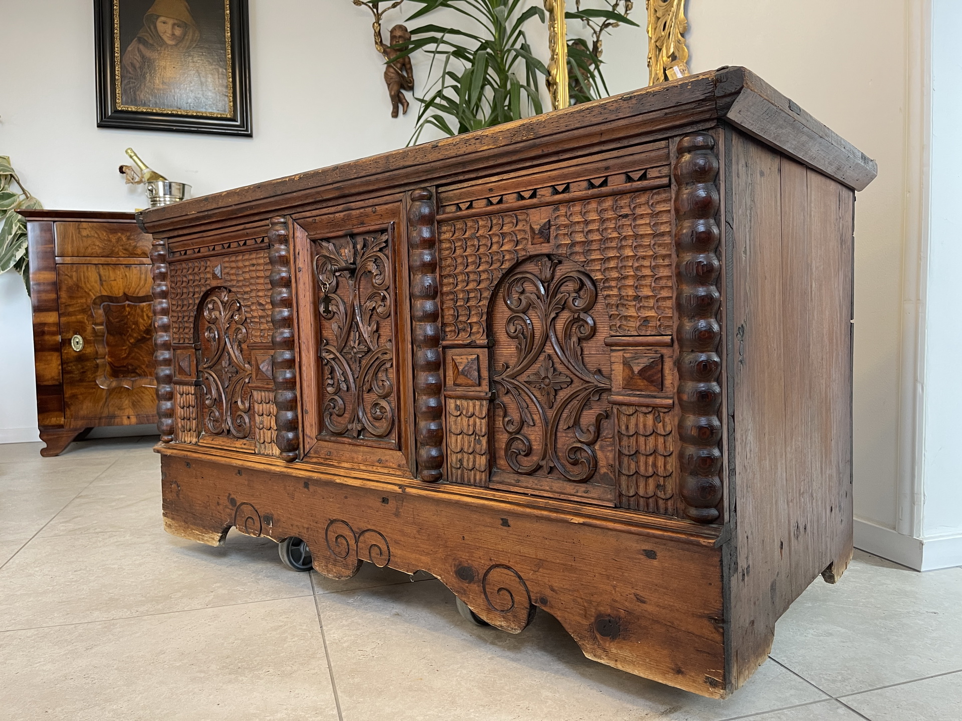 Barock-Biedermeier-109 Originale Barock Truhe Beschnitzt Naturholz A4190