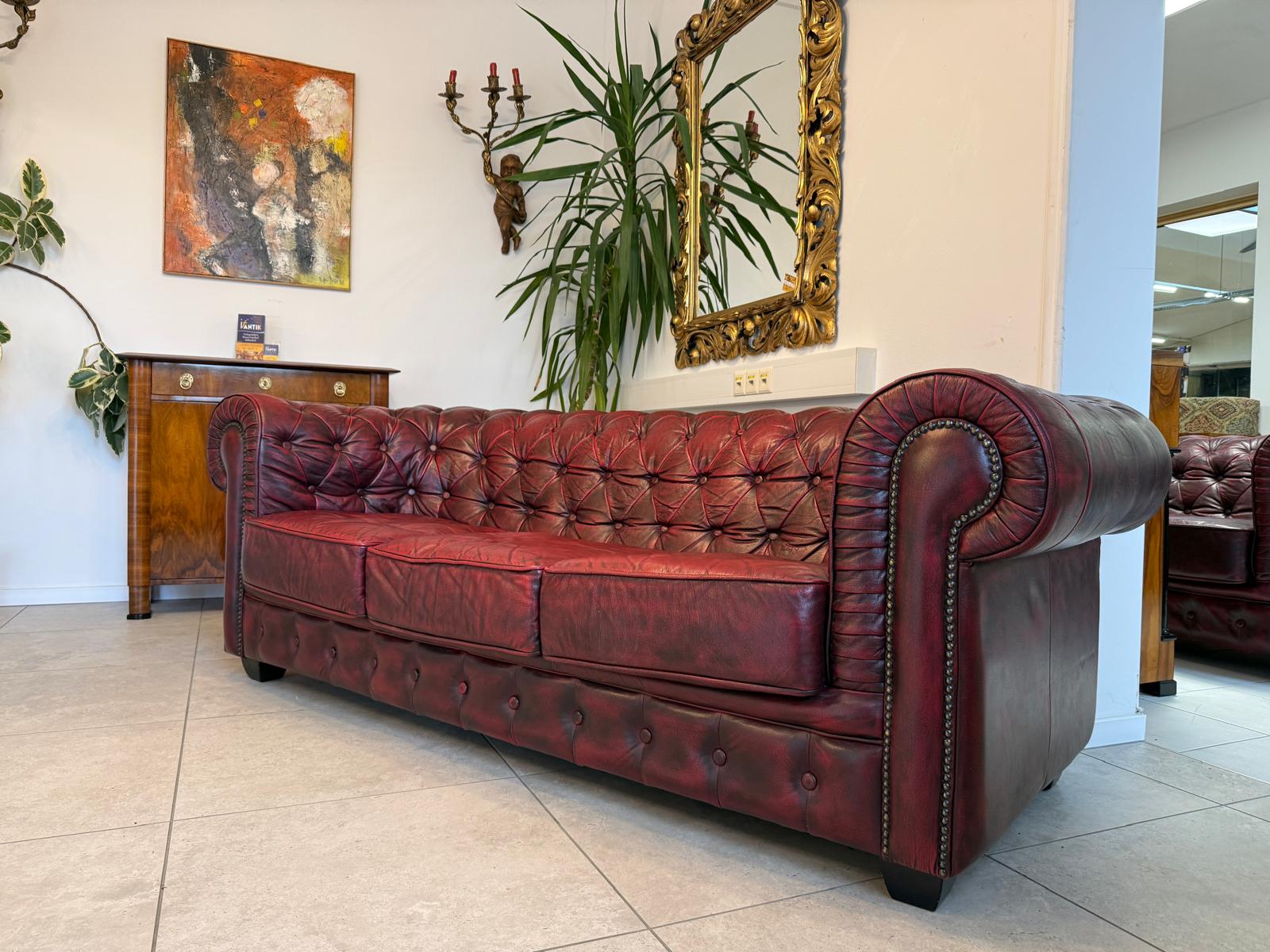 Chesterfield Ensemble 3 teilig Ledersofa Fauteuils Clubmöbel Cultmöbel D2302