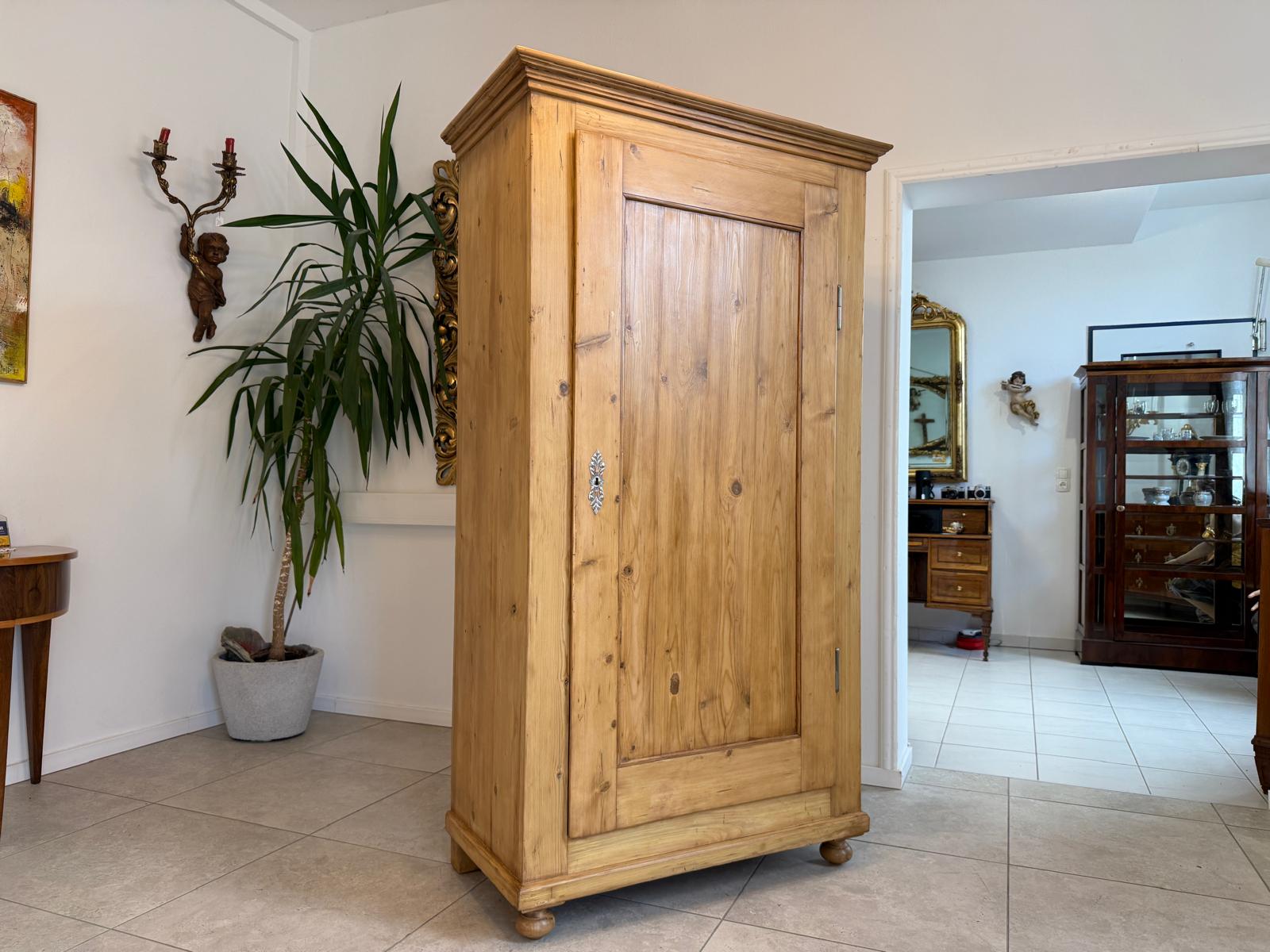 Restaurierter Biedermeier Bauernschrank Naturholzschrank G2206