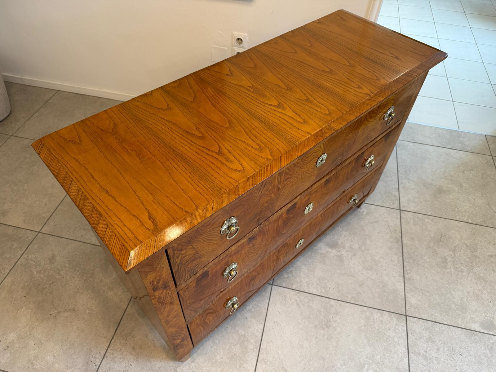 Restaurierte Biedermeier Kommode Ladenkommode Nussholz Antiquität G2242