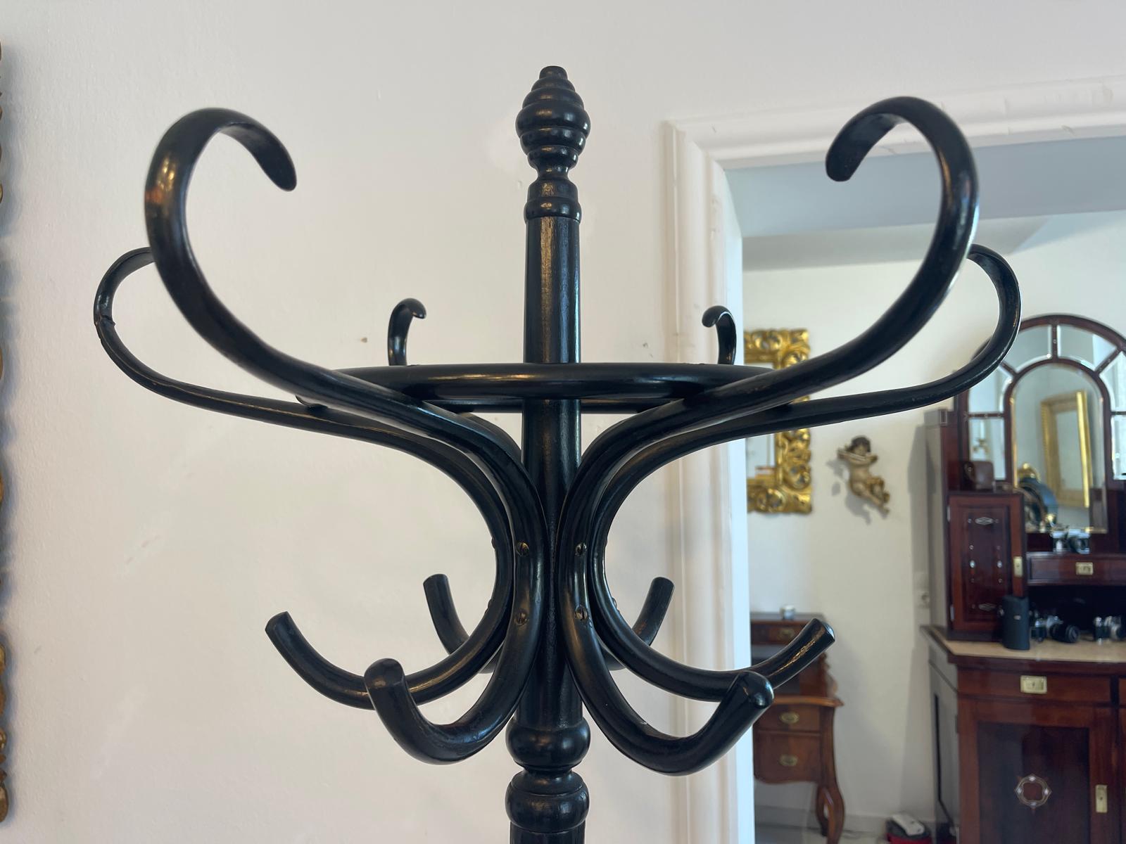 historischer Kleiderständer Schwarz Bugholz Kleiderablage / Hutablage G1528