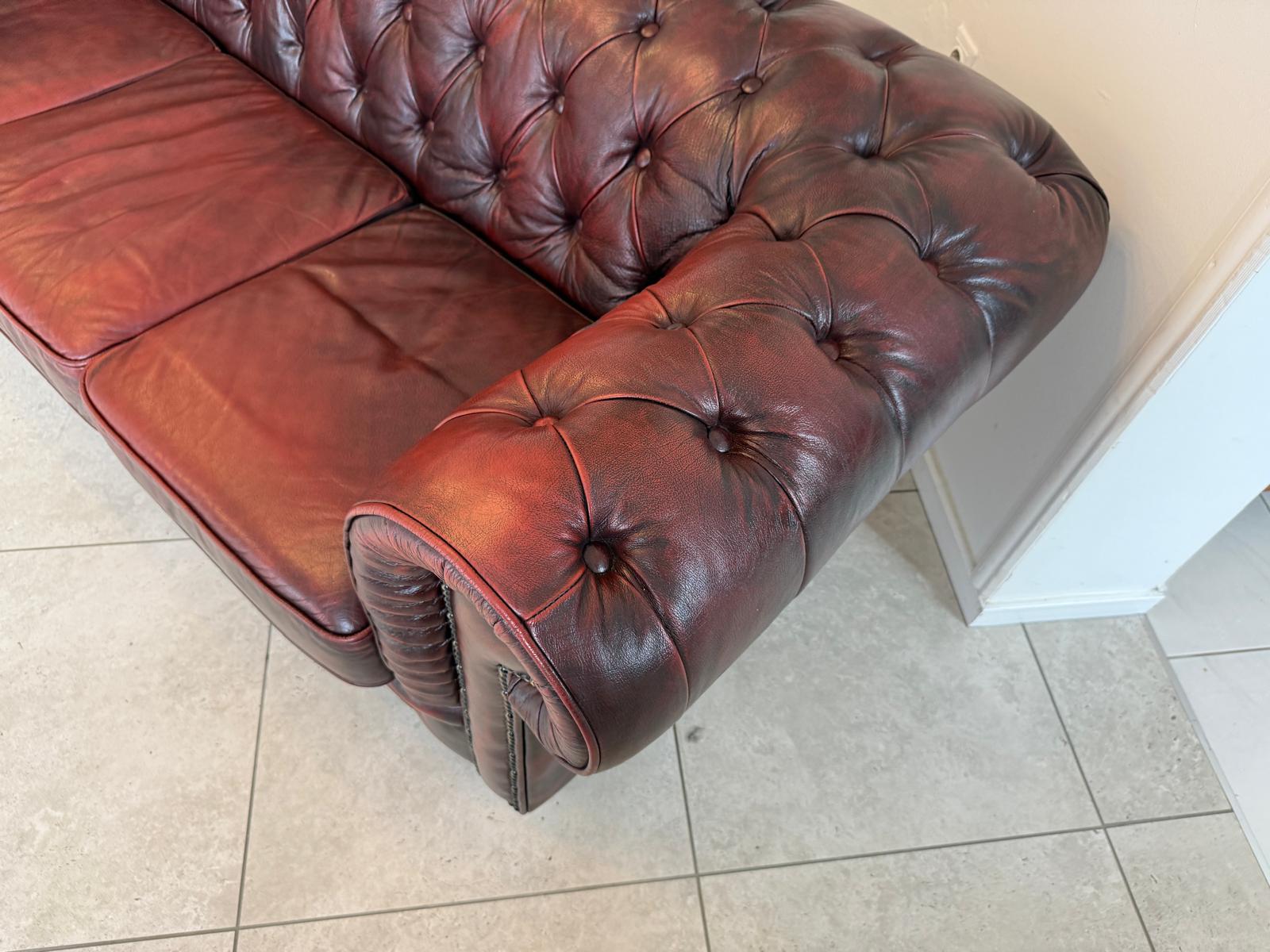 Chesterfield 3er Clubsofa Diwan Couch Oxblood Kultmöbel G1724