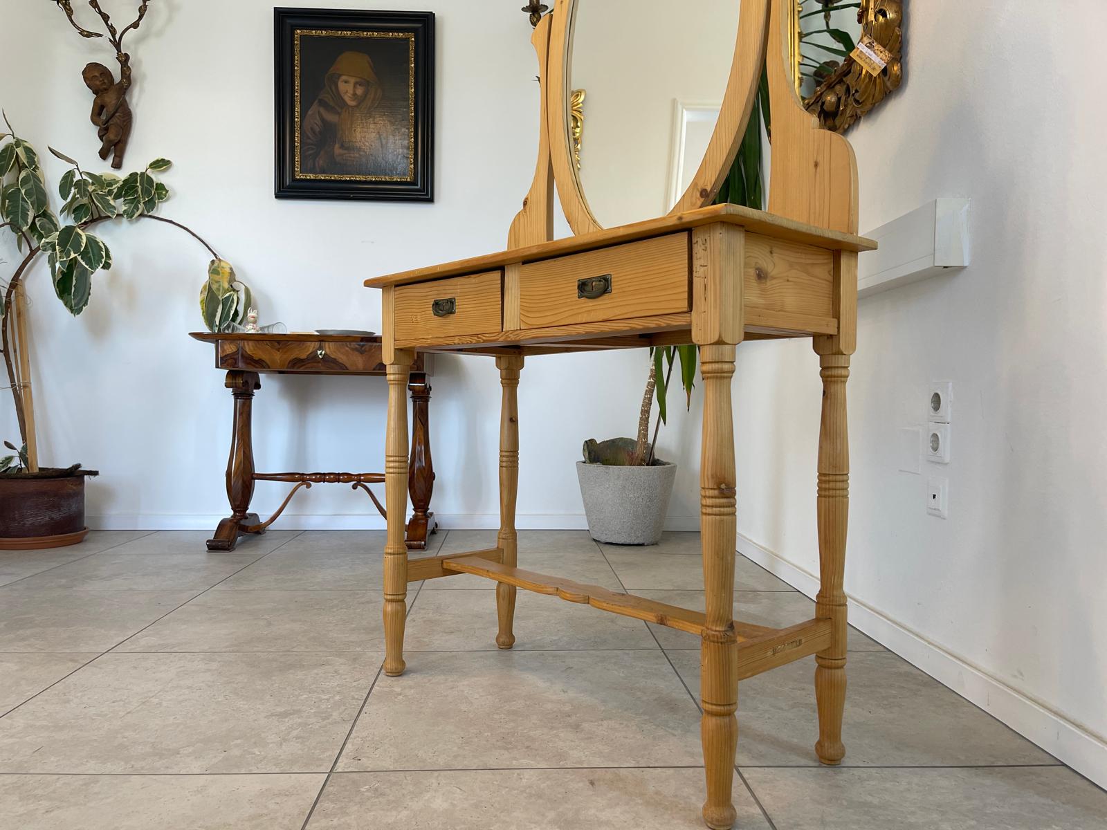 SALE Eleganter Schminktisch aus hellem Weichholz Bauernkasten G1347