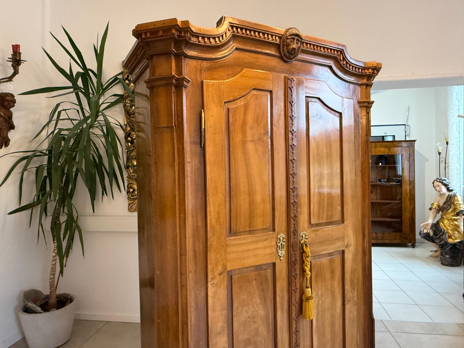 Authentischer Josefinischer Kleiderschrank Hallenschrank um 1780 G2237