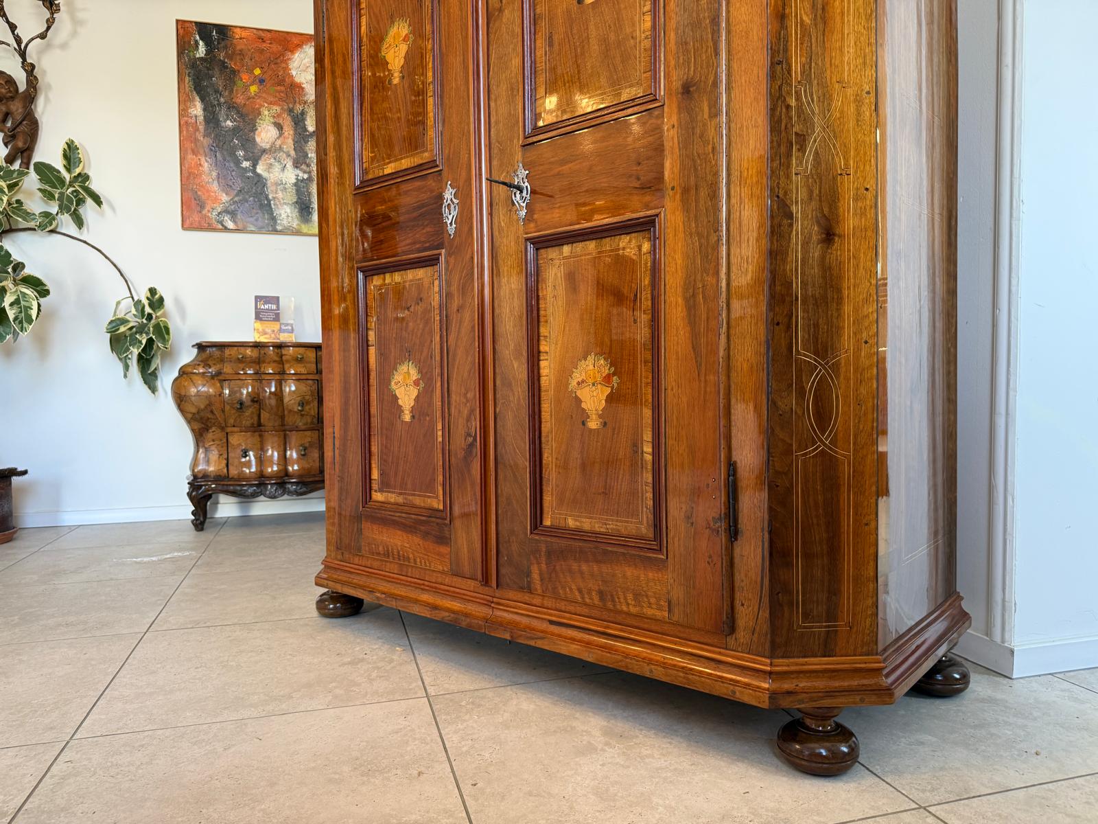 Barocker Hallenschrank Barockschrank Marketerien Antiquität  D1180