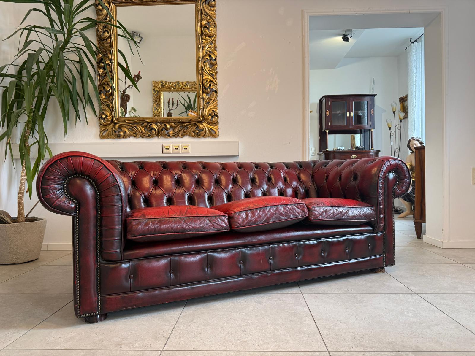 Chesterfield 3er Clubsofa Diwan Couch Oxblood Kultmöbel D2304