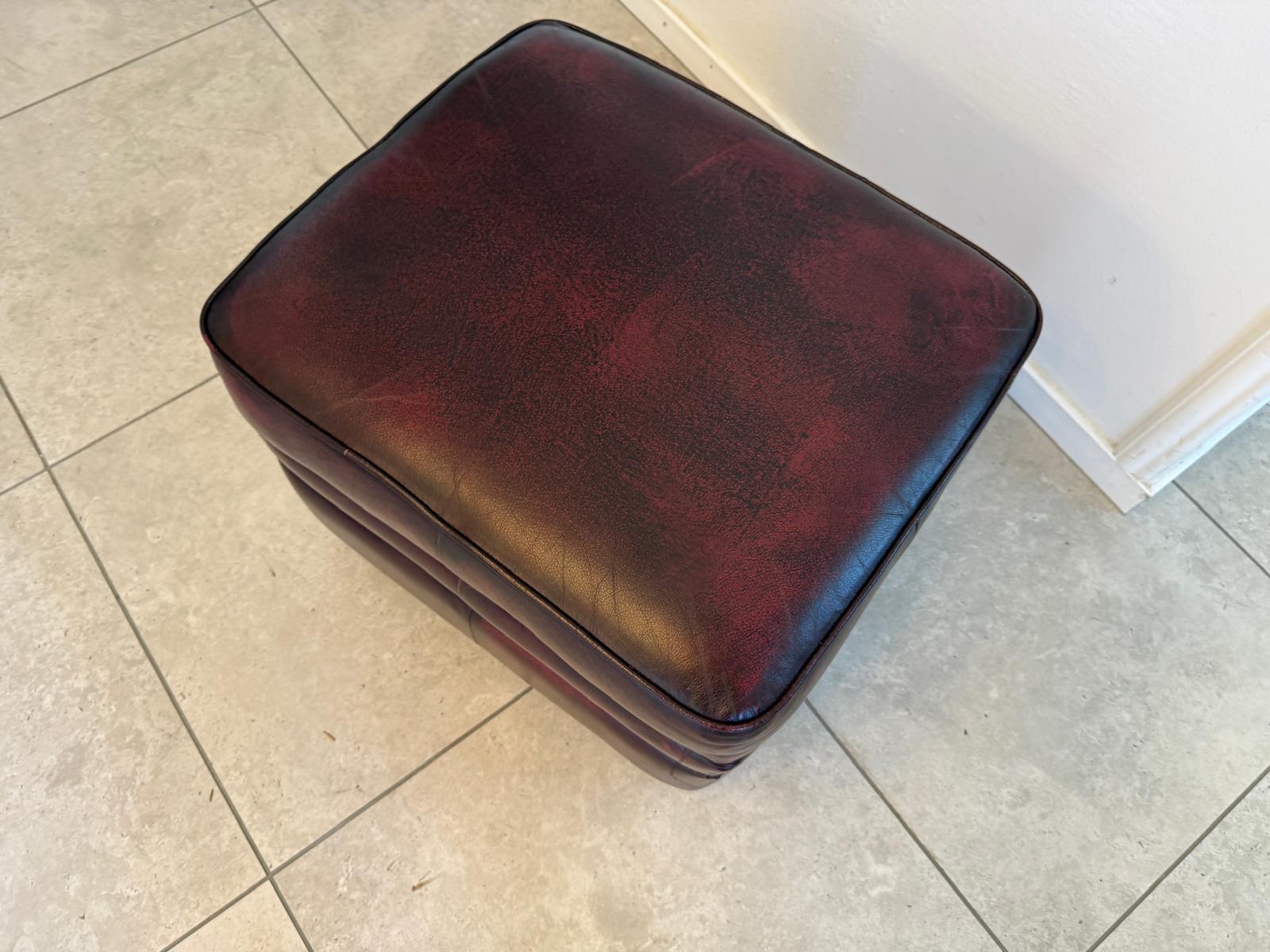 Exclusiver Chesterfield Hocker Traum G1998