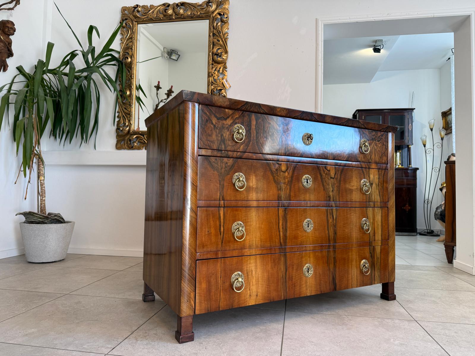 Biedermeier Kommode Nussholz Furniert Restauriert Antiquität um 1820 D2925