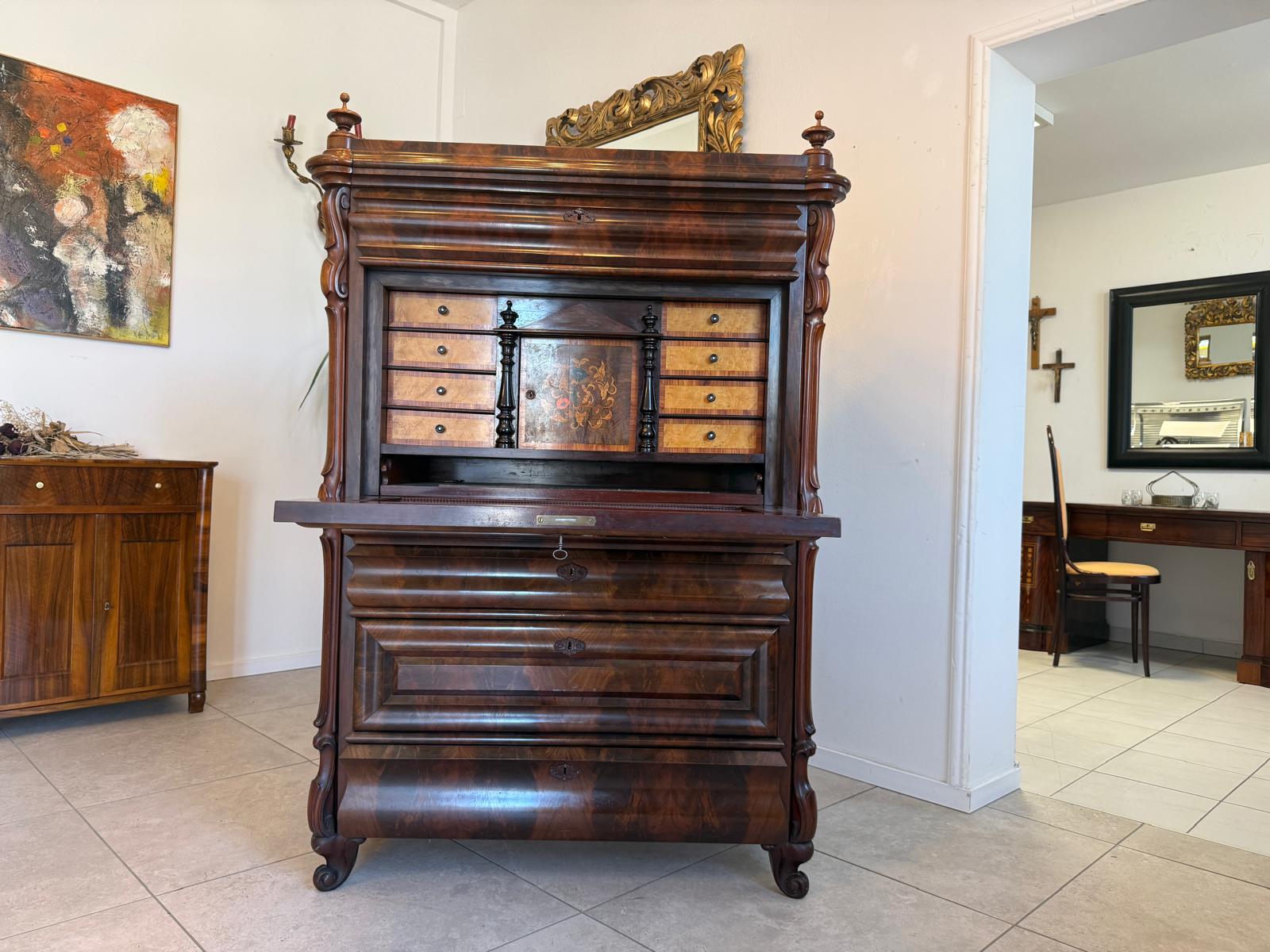 Sale Restaurierter Biedermeier Sekretär Schreibpult Nussholz D2905