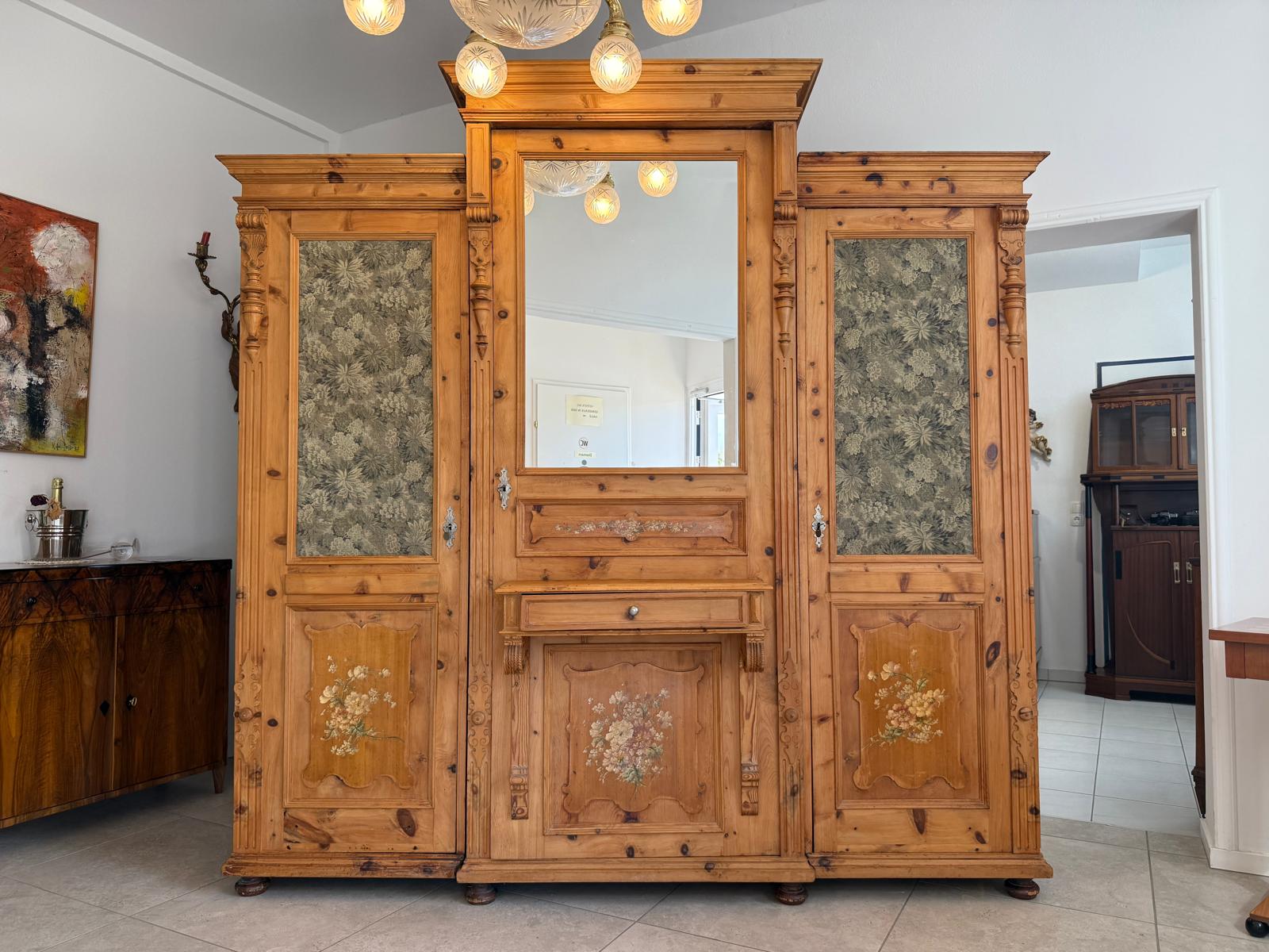 Bäuerlicher Zirbenholz Garderobenschrank Dielenschrank Bauernmöbel  G1957