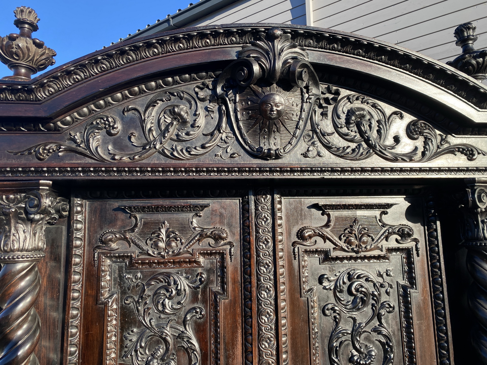 Monumentaler Renaissance Hallenschrank Prachtschrank B2064