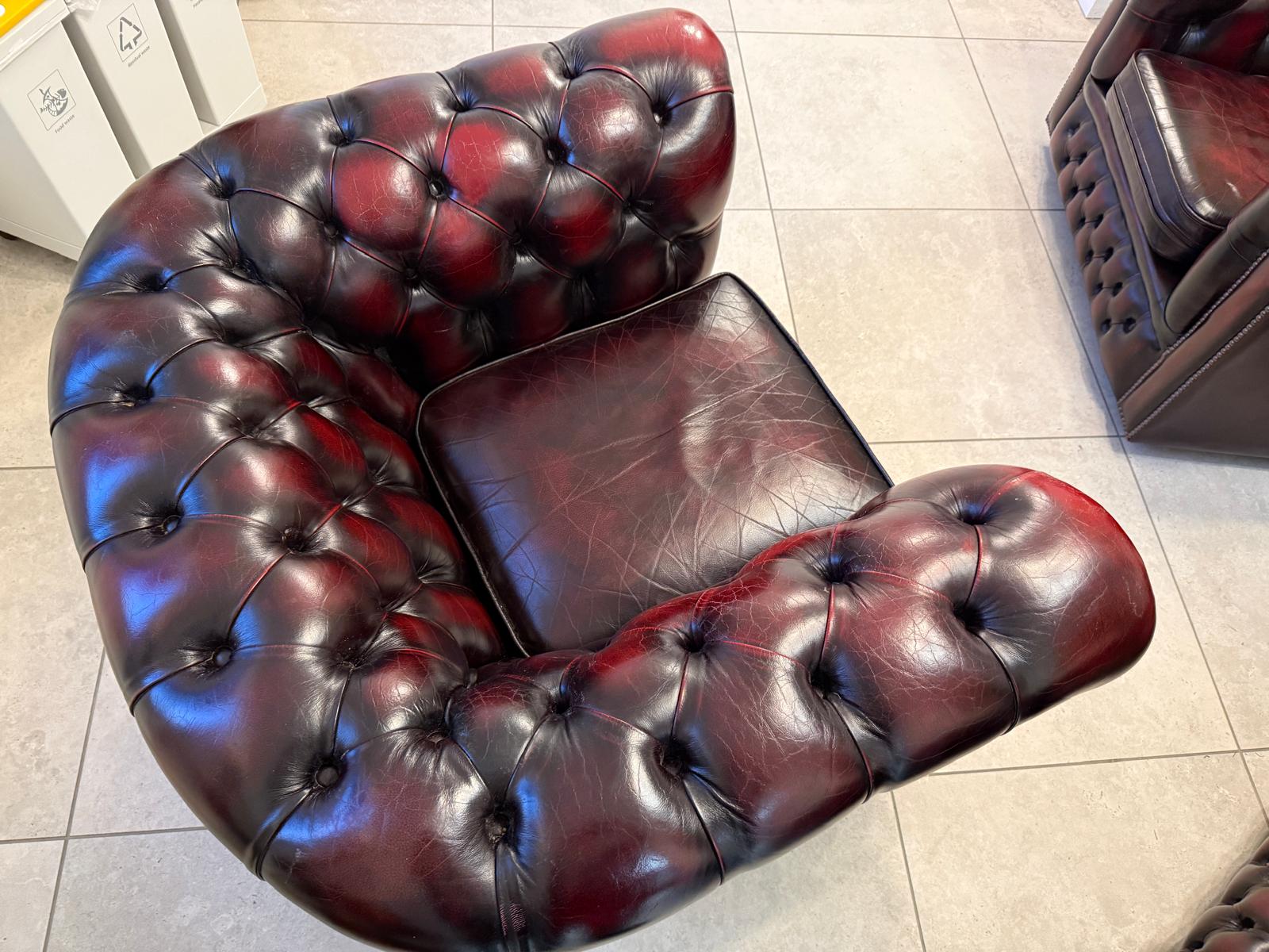 3er Ensemble Chesterfield Sofa Clubfauteuils Cultmöbel Antik D1027