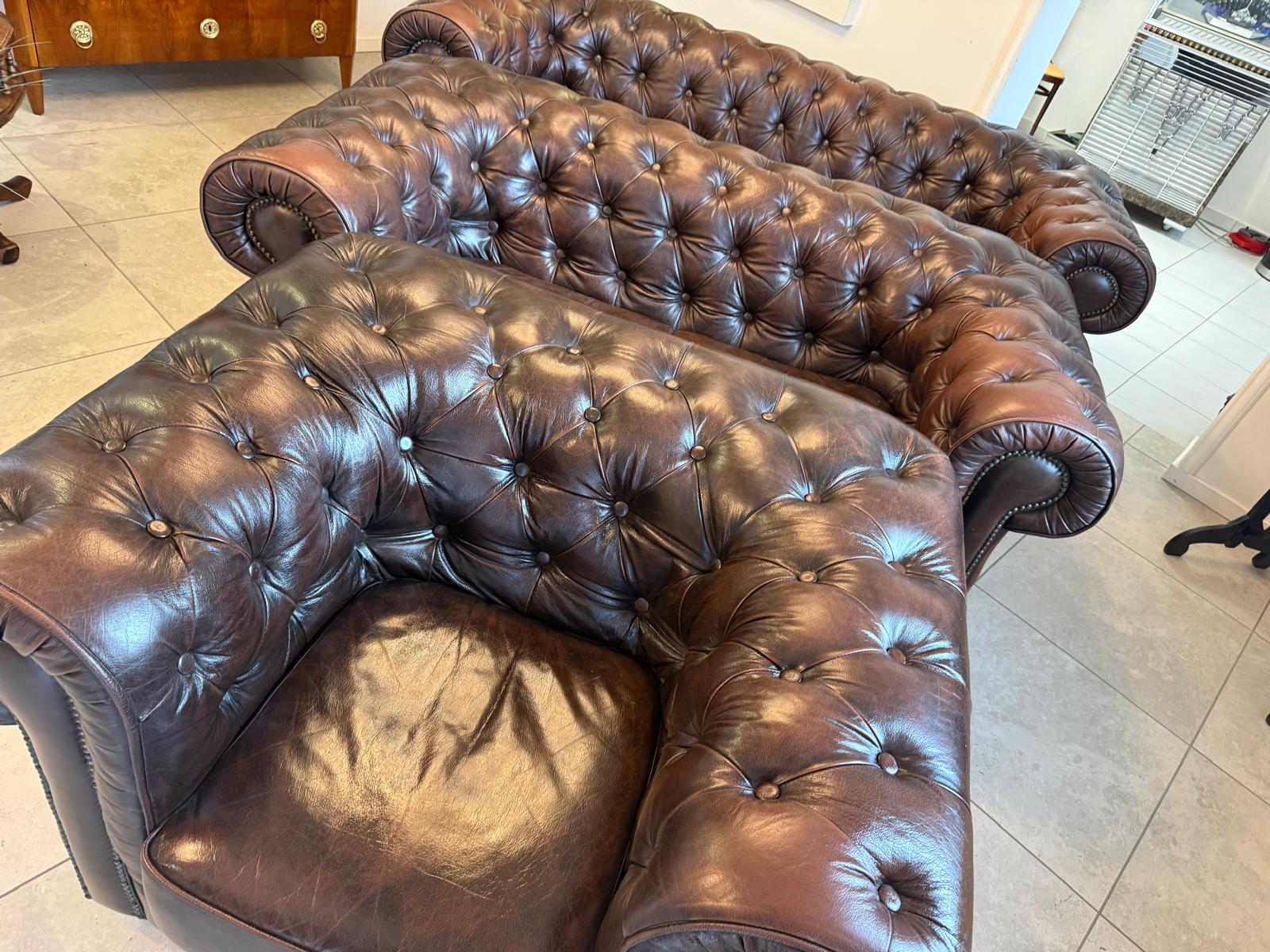 Chesterfield Ensemble 3 teilig Ledersofa Fauteuils Clubmöbel Cultmöbel D2844