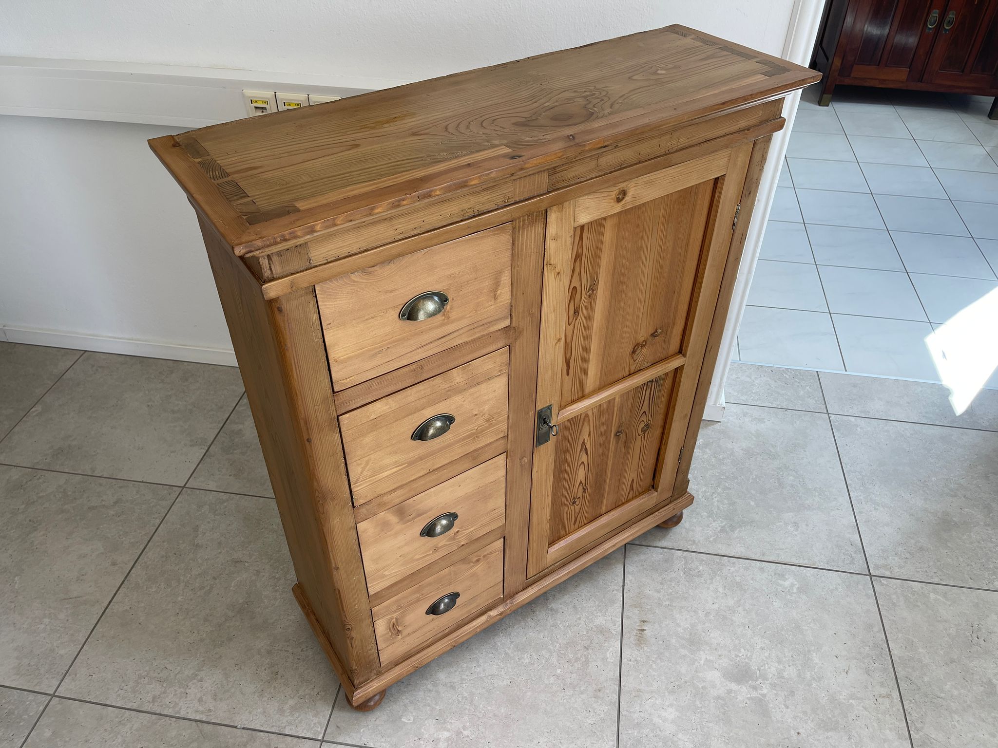 Uriger Jugendstil Brotschrank Almerschrank Vorratskasten Kasten Antik G1661