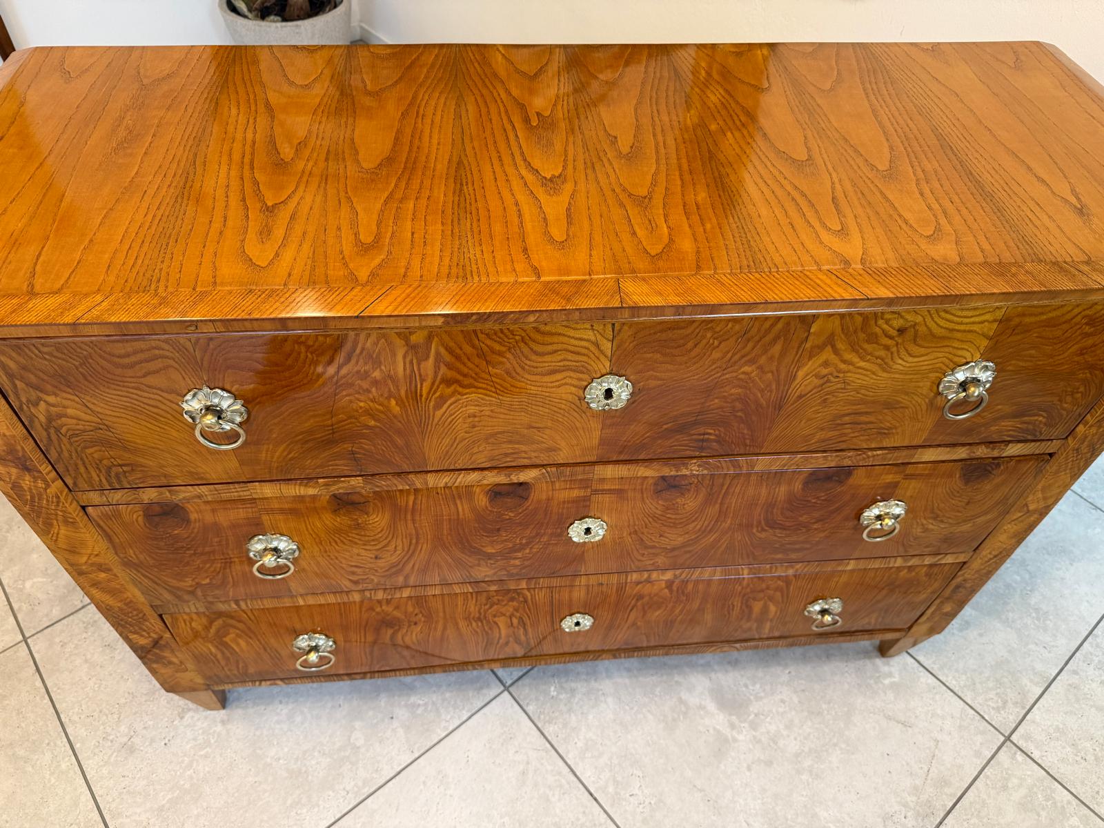 Restaurierte Biedermeier Kommode Ladenkommode Nussholz Antiquität G2242