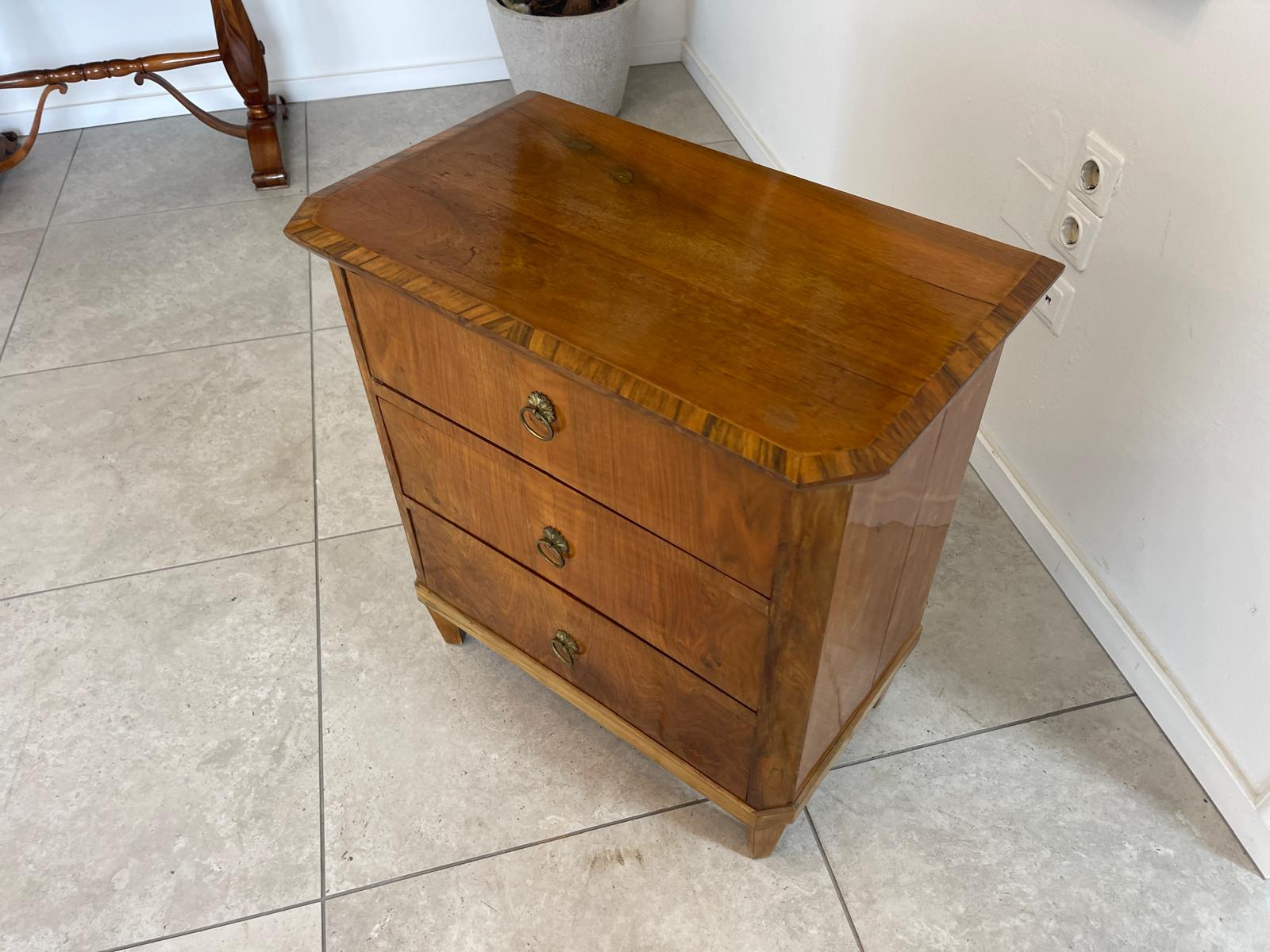 Kommode Biedermeier Stil 3 Laden Stilmöbel Nussholz G1665