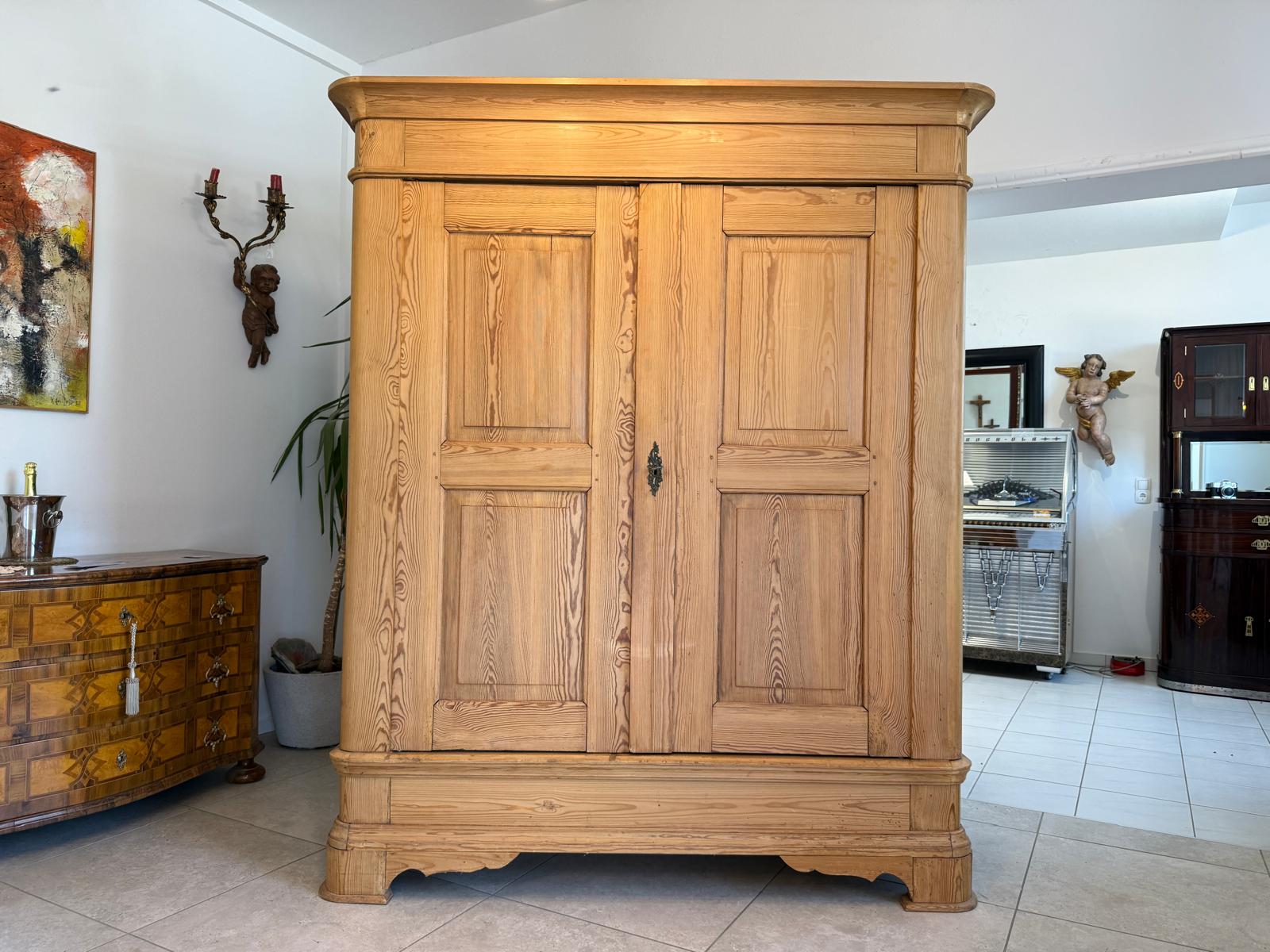 077dfdbe-ec90-4baf-9da1-89b3d477d1b1-biedermeier bauernschrank