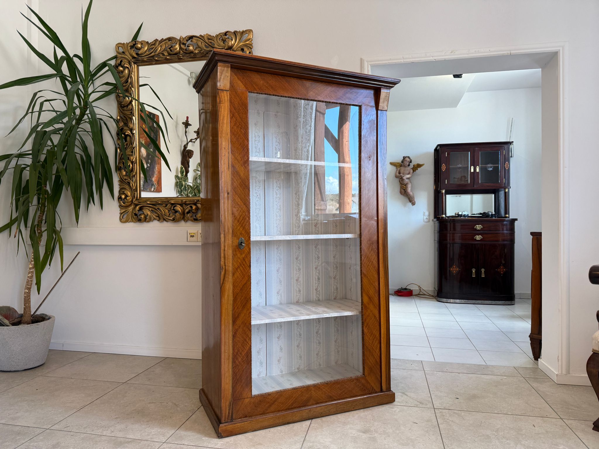 Biedermeier Vitrinenschrank Glasschrank Nussholz Kleiderschrank D2280