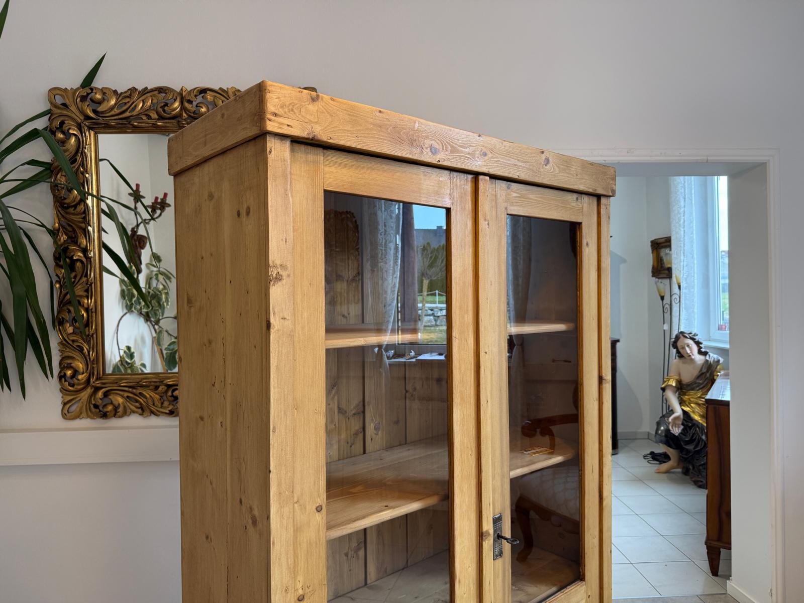 Antike Weichholz Bauernvitrine Vitrine Naturholz Glasvitrine Alte Bauernmöbel D2283