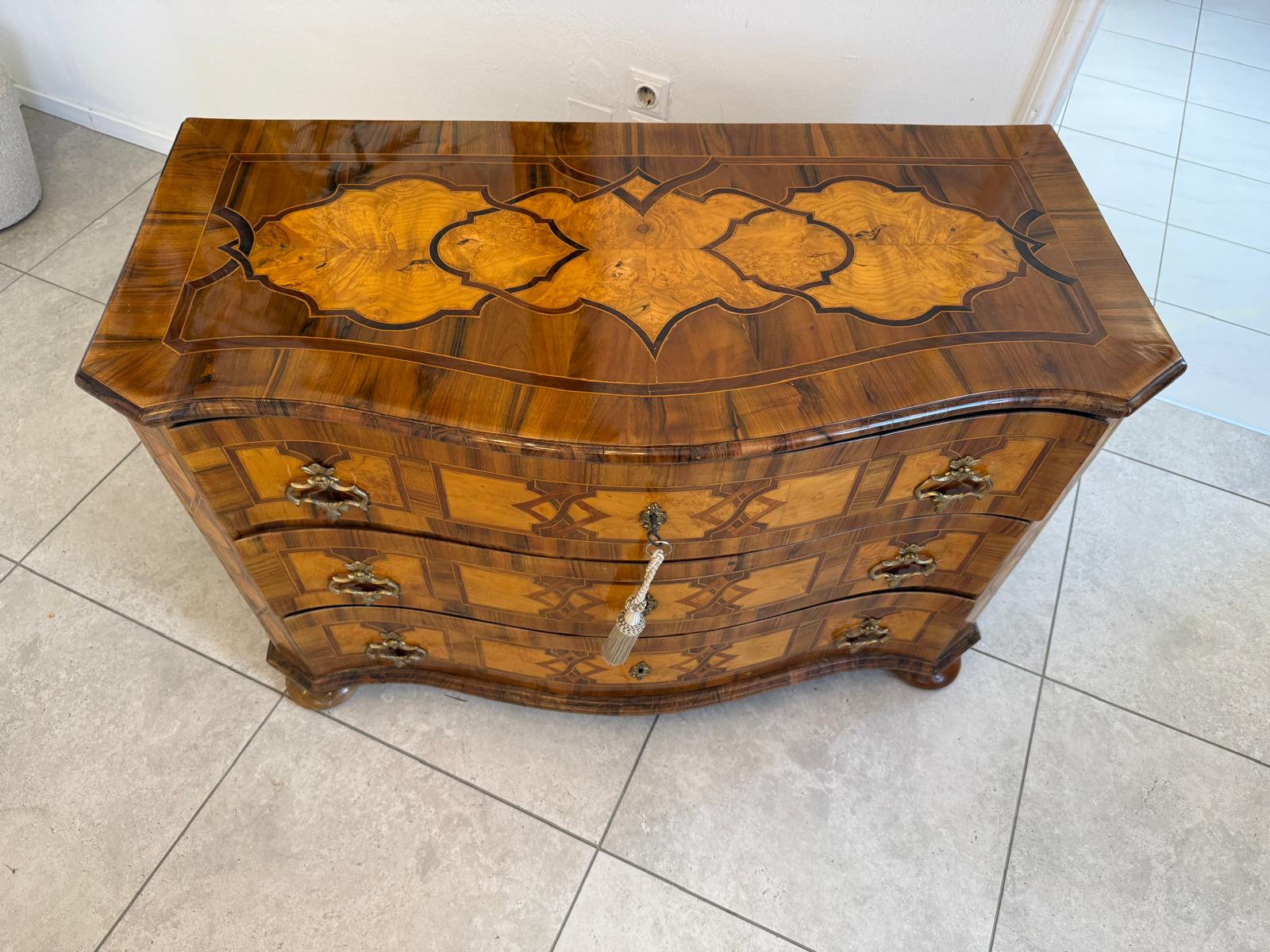 Barockkommode Original Nussfurniert Antiquität Restauriert D2601