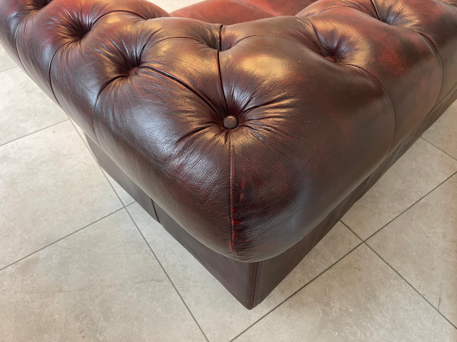 Chesterfield 2er Clubsofa Diwan Couch Oxblood Kultstück G1523
