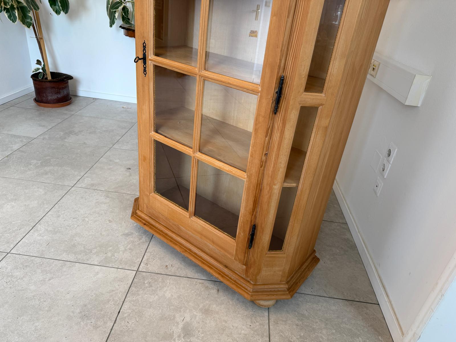 Bäuerlicher Vitrinenschrank Glasschrank Bauernschrank Vitrine - G1719