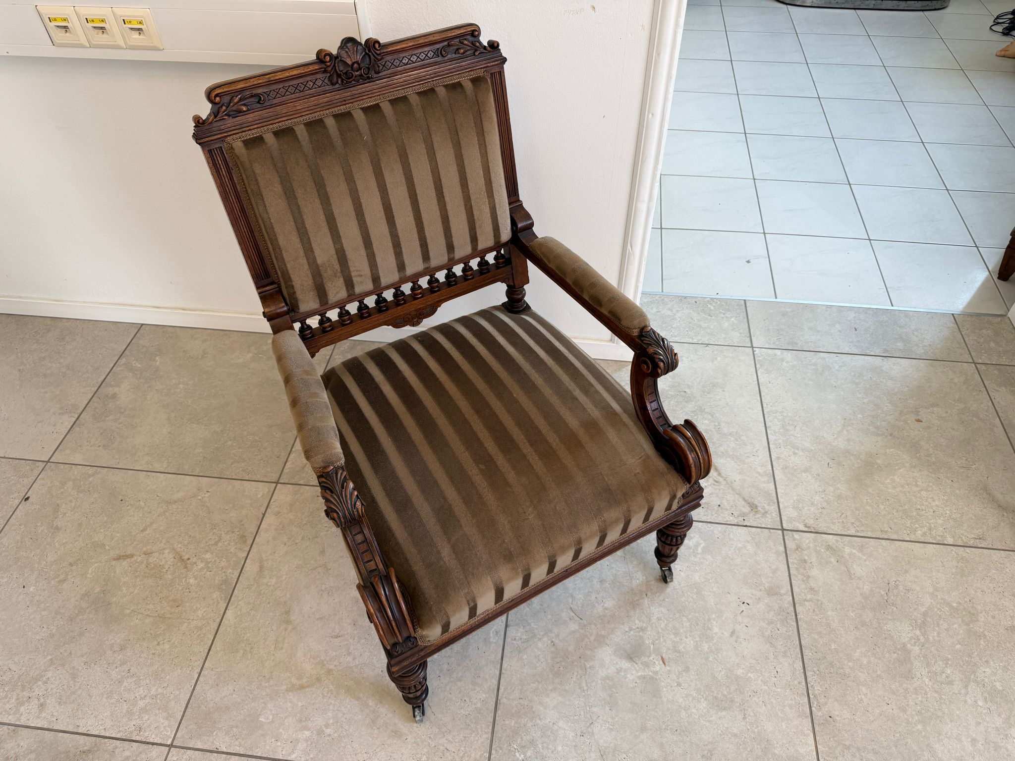 Historismus Armlehnstuhl Fauteuil Sessel Altdeutsch D1249