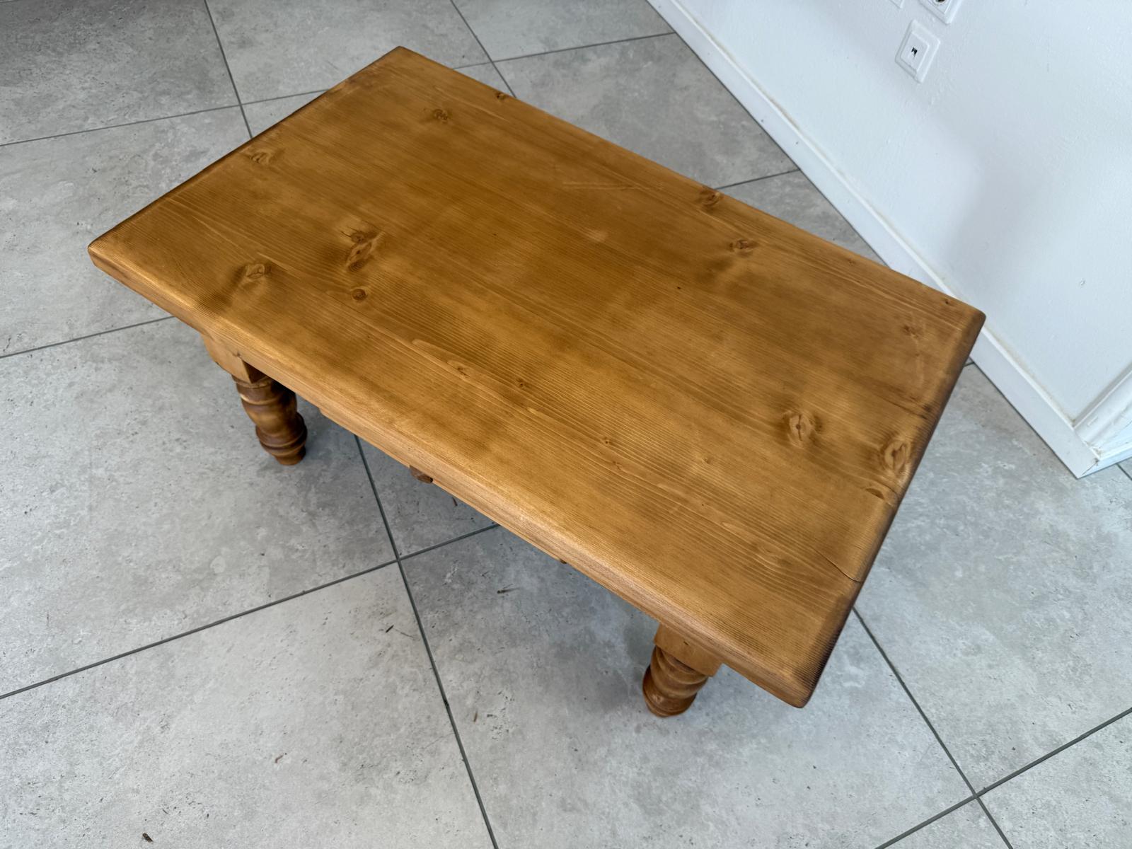 Massiver Couchtisch Bauerntisch Wohnzimmertisch Bauernstube G2001