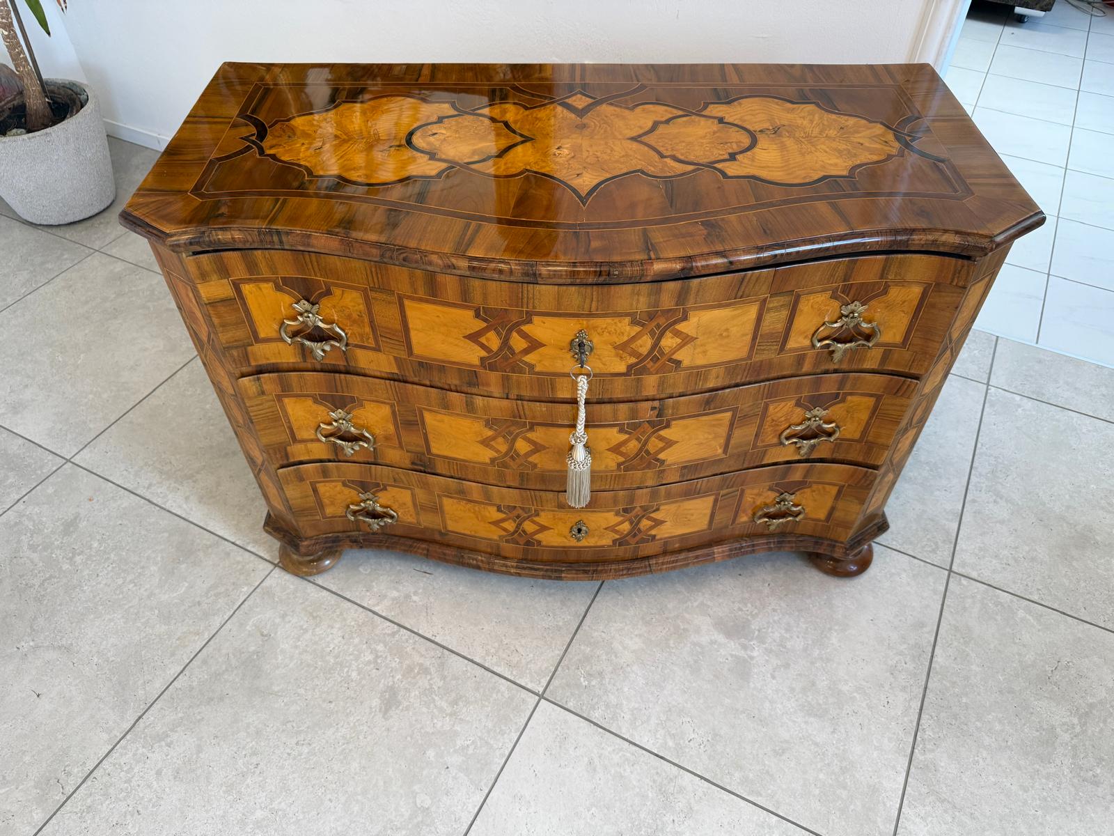 Barockkommode Original Nussfurniert Antiquität Restauriert D2601