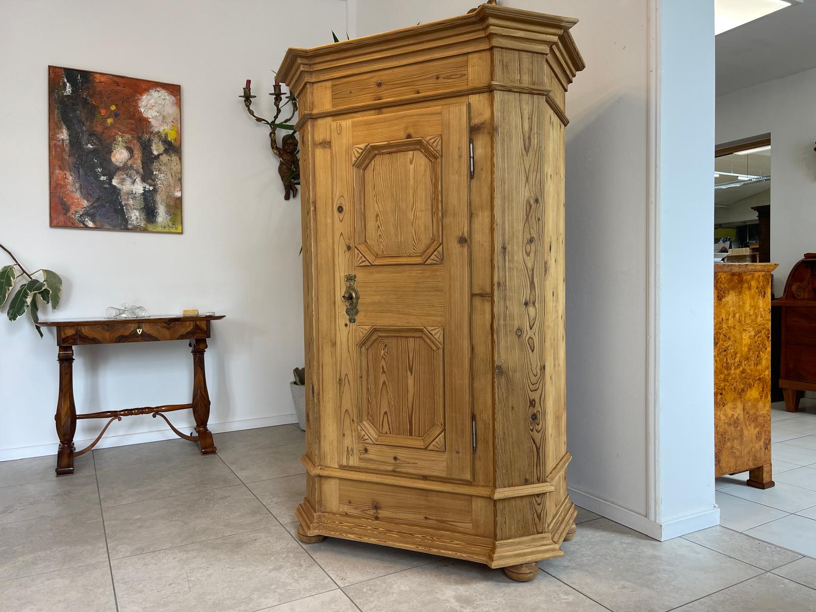 Uriger Brotschrank Almerschrank Vorratsschrank Bauernkasten Antik G1697