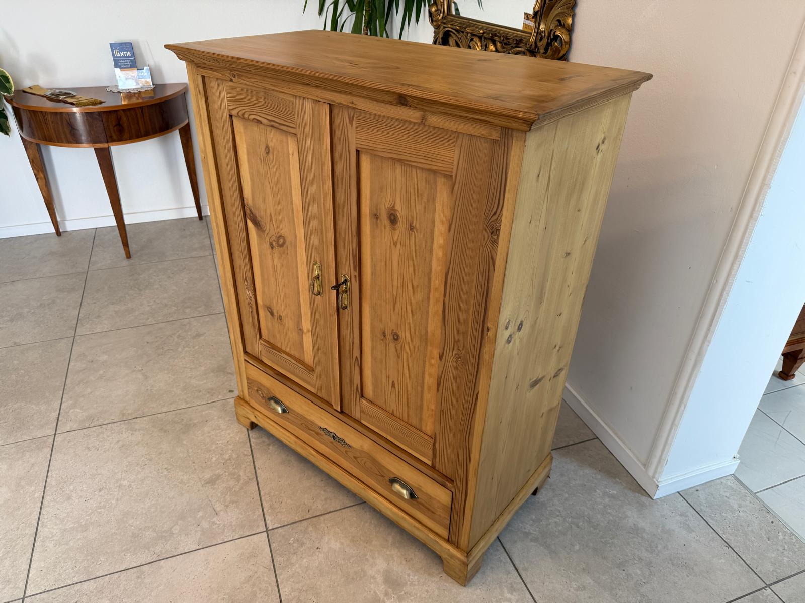 Restaurierte Jugendstil  Anrichte Bauernmöbel WeichholzG2200